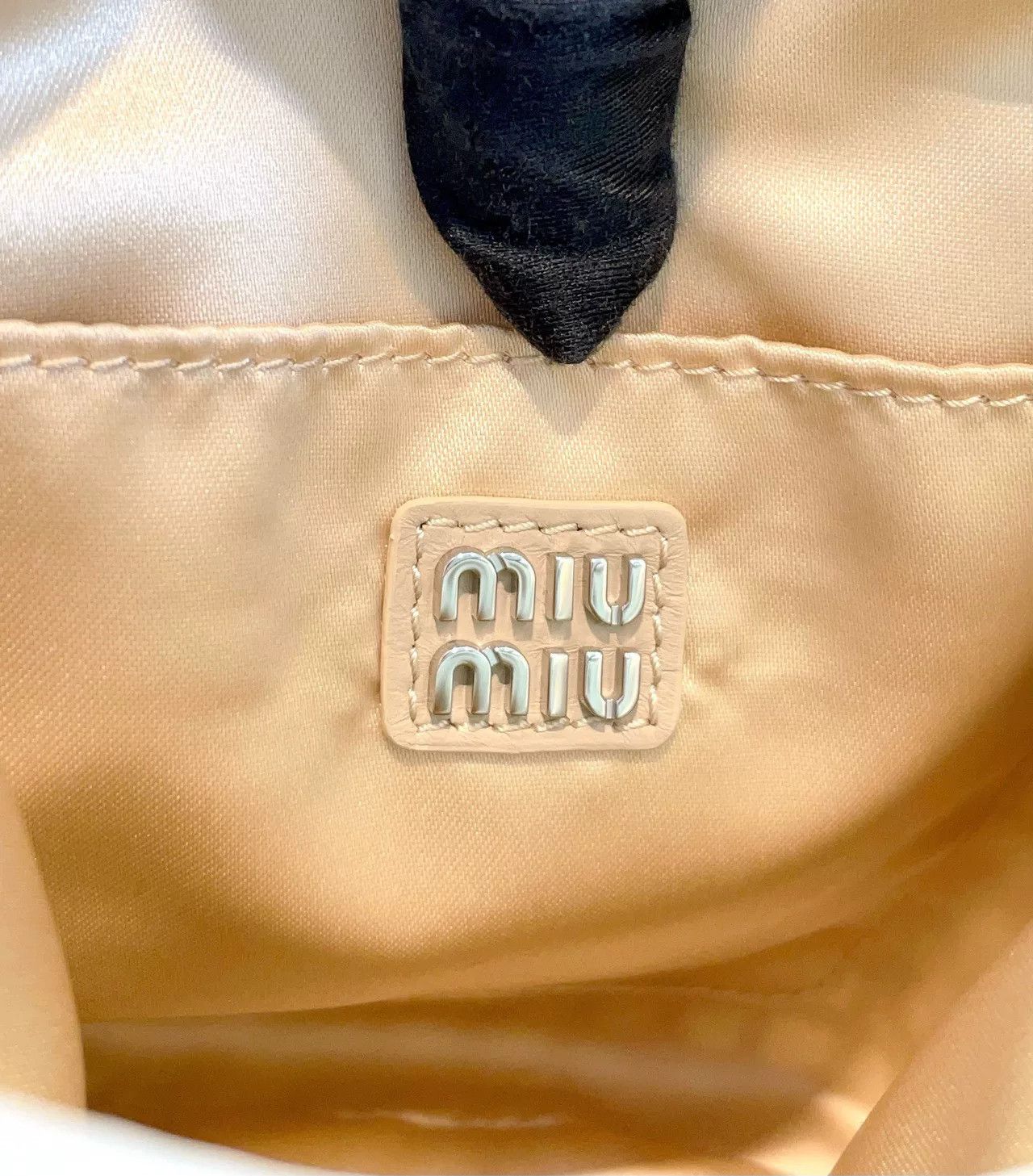 Miu Miu Pre-loved Bag Very good condition Size ONE SIZE - 8 Thumbnail
