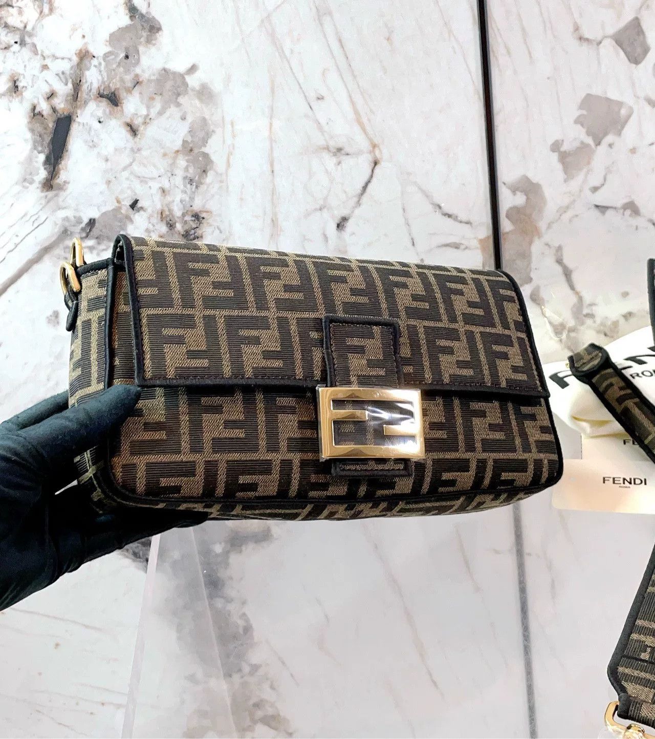 Fendi Pre-loved Bag Very good condition Size ONE SIZE - 6 Thumbnail