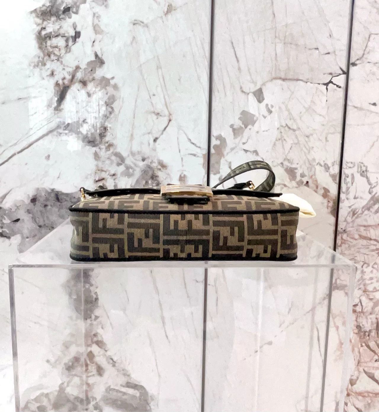 Fendi Pre-loved Bag Very good condition Size ONE SIZE - 4 Thumbnail