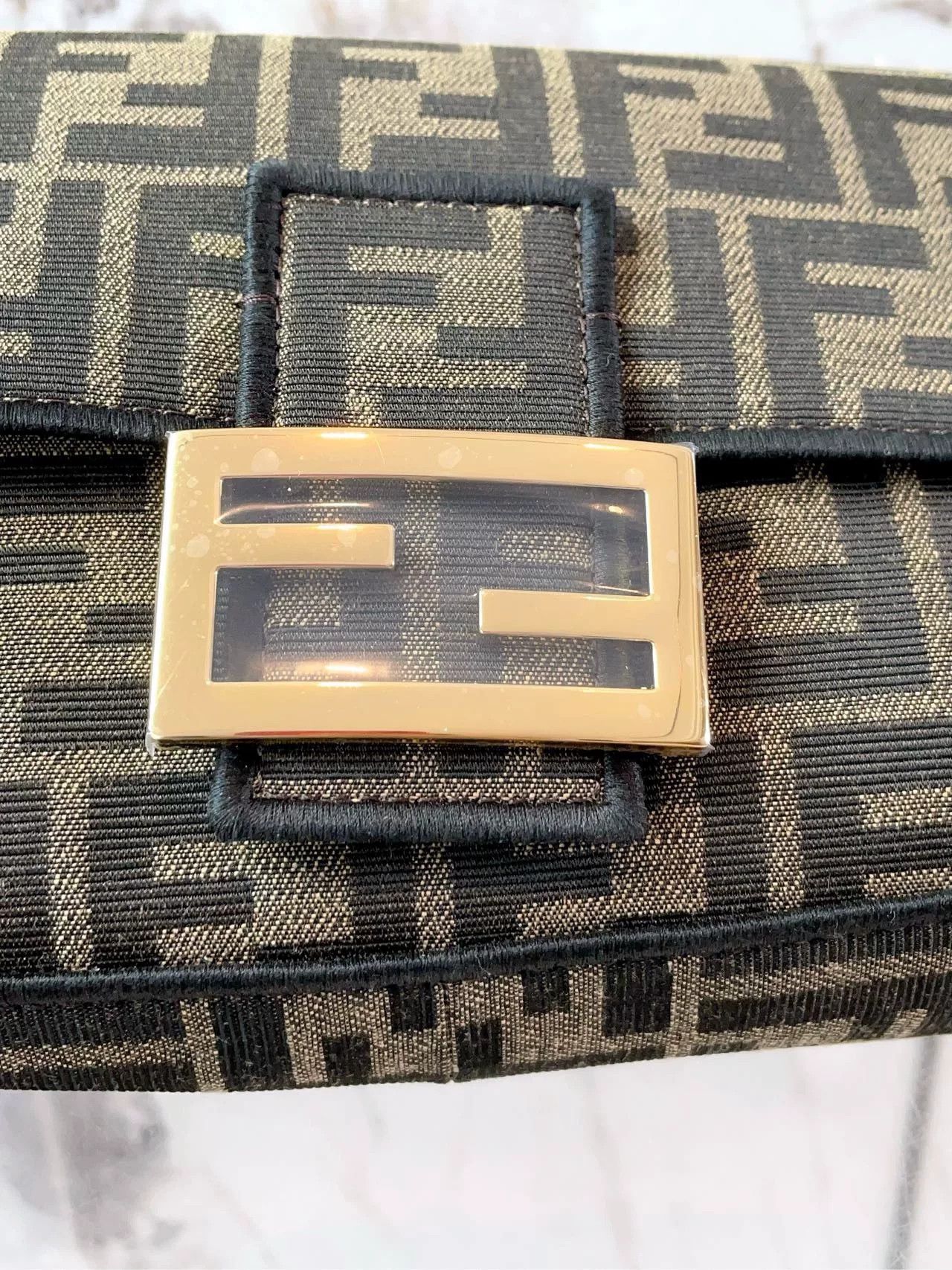 Fendi Pre-loved Bag Very good condition Size ONE SIZE - 7 Thumbnail