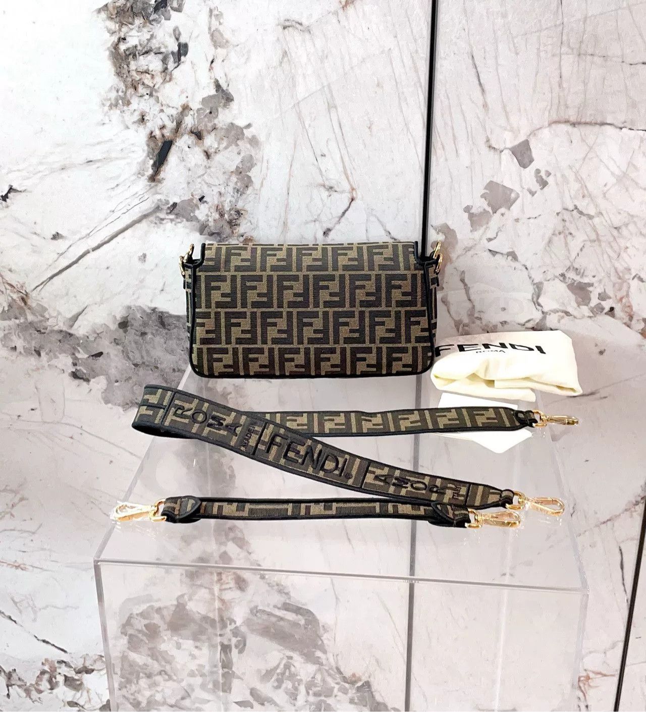Fendi Pre-loved Bag Very good condition Size ONE SIZE - 2 Thumbnail