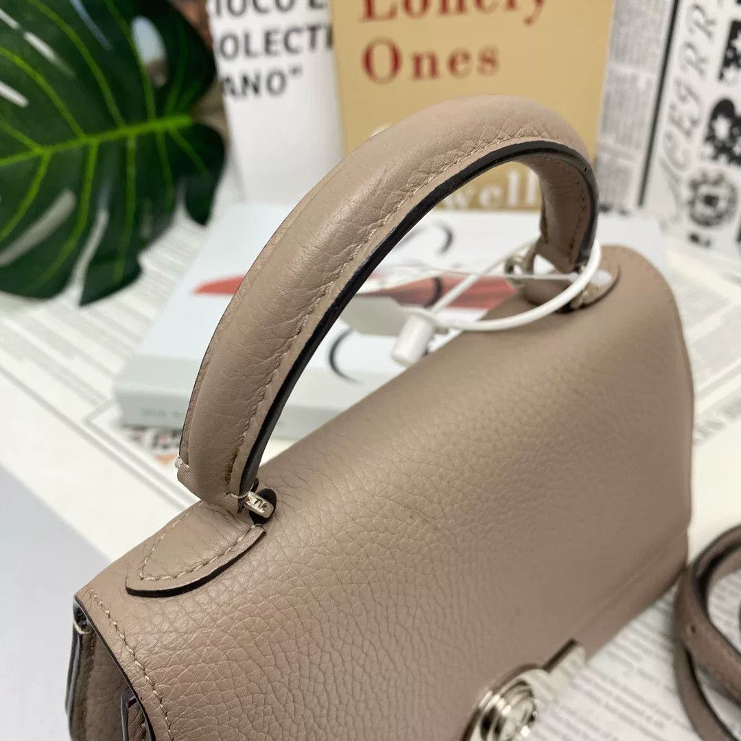 Moynat Pre-loved Bag Very good condition Size ONE SIZE - 3 Thumbnail