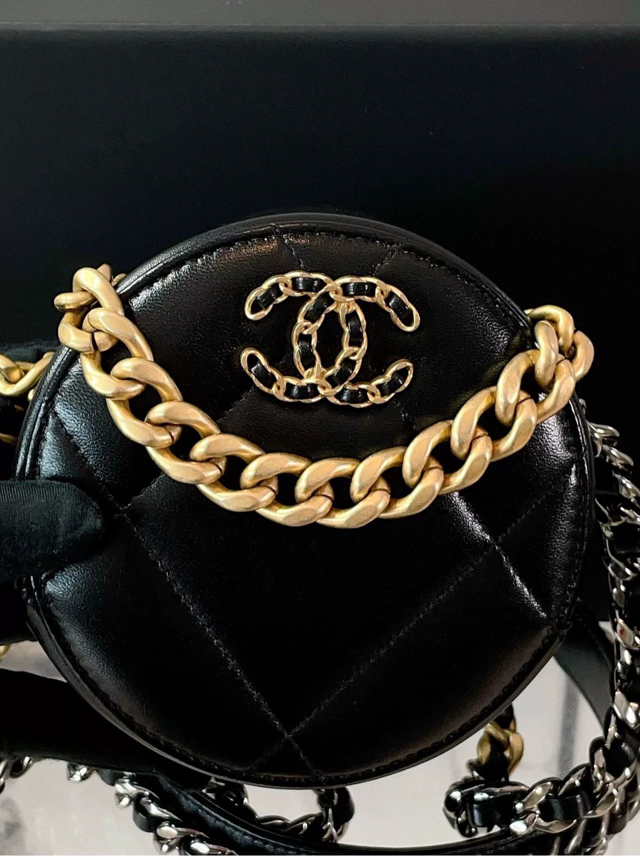 Chanel Pre-loved Bag Very good condition Size ONE SIZE - 7 Thumbnail