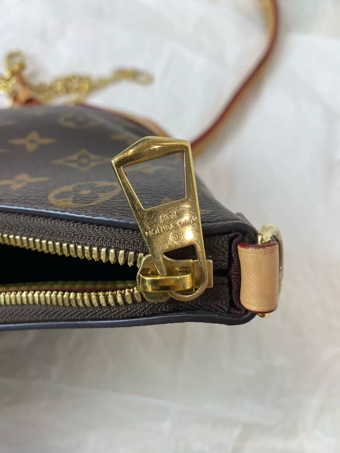 Louis Vuitton Pre-loved Bag Brand new condition Size ONE SIZE - 4 Thumbnail