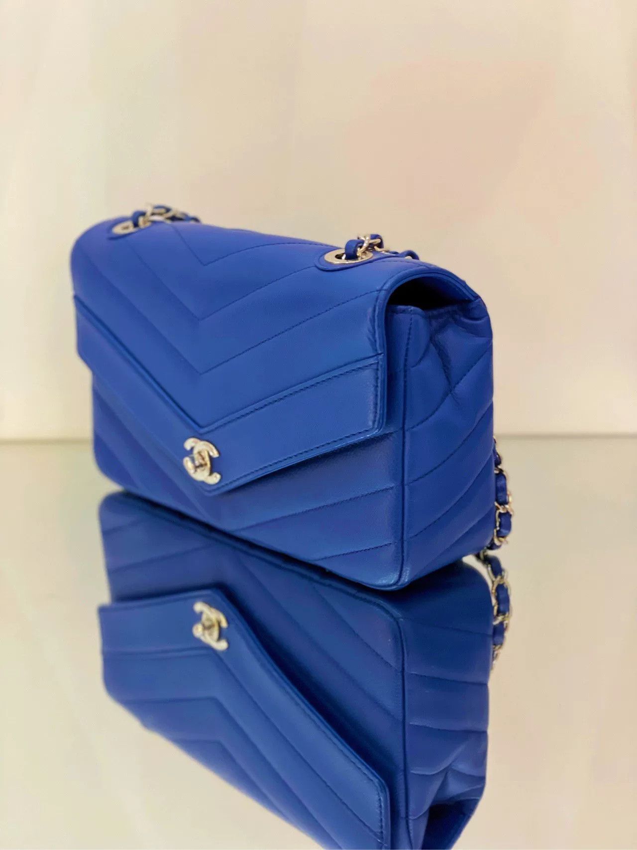 Chanel Pre-loved Bag Very good condition Size ONE SIZE - 5 Thumbnail