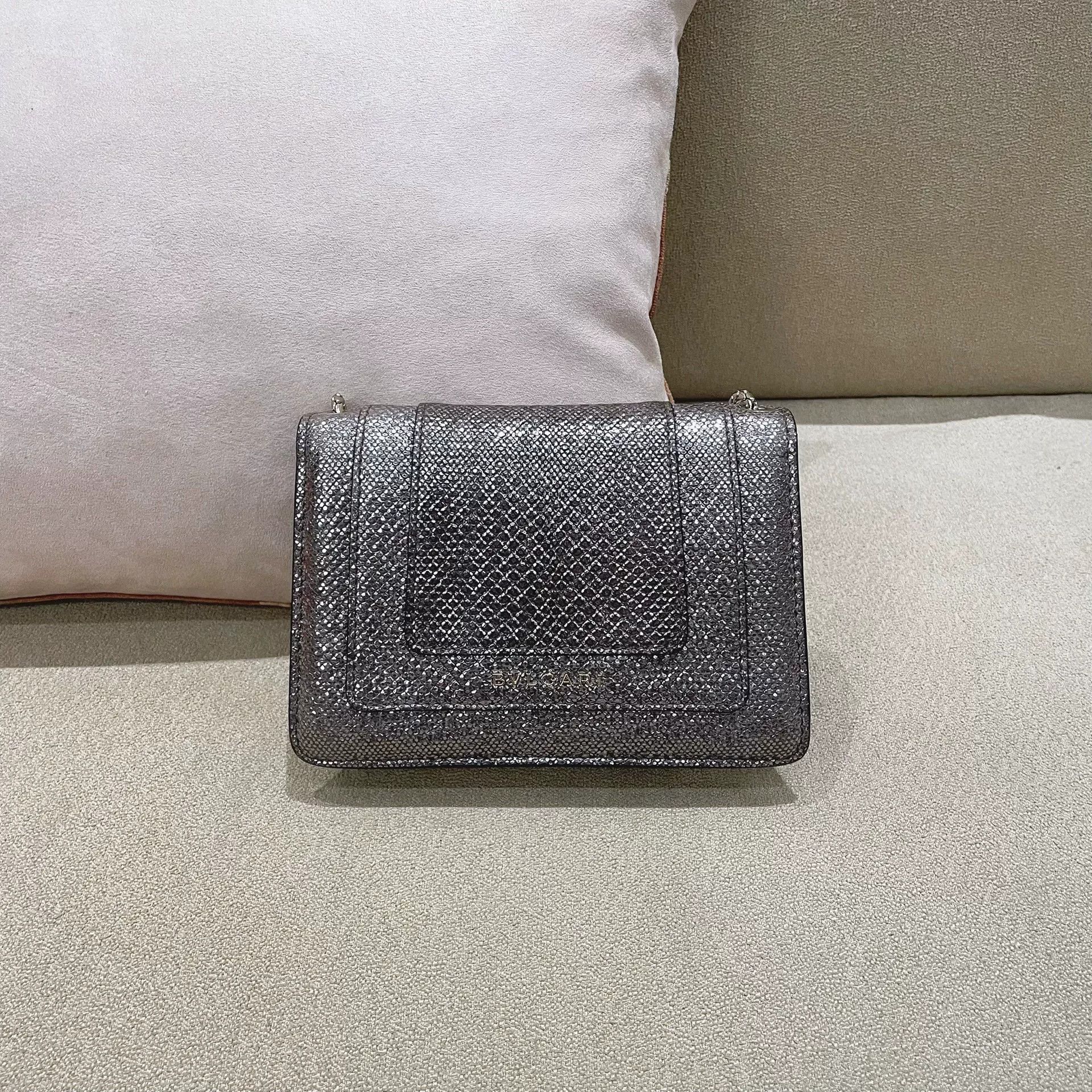Bvlgari Pre-loved Bag Very good condition Size ONE SIZE - 2 Thumbnail