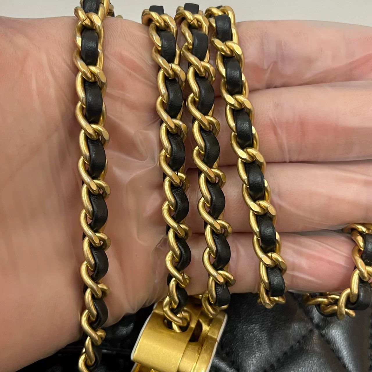 Chanel Pre-loved Bag Very good condition Size ONE SIZE - 8 Thumbnail
