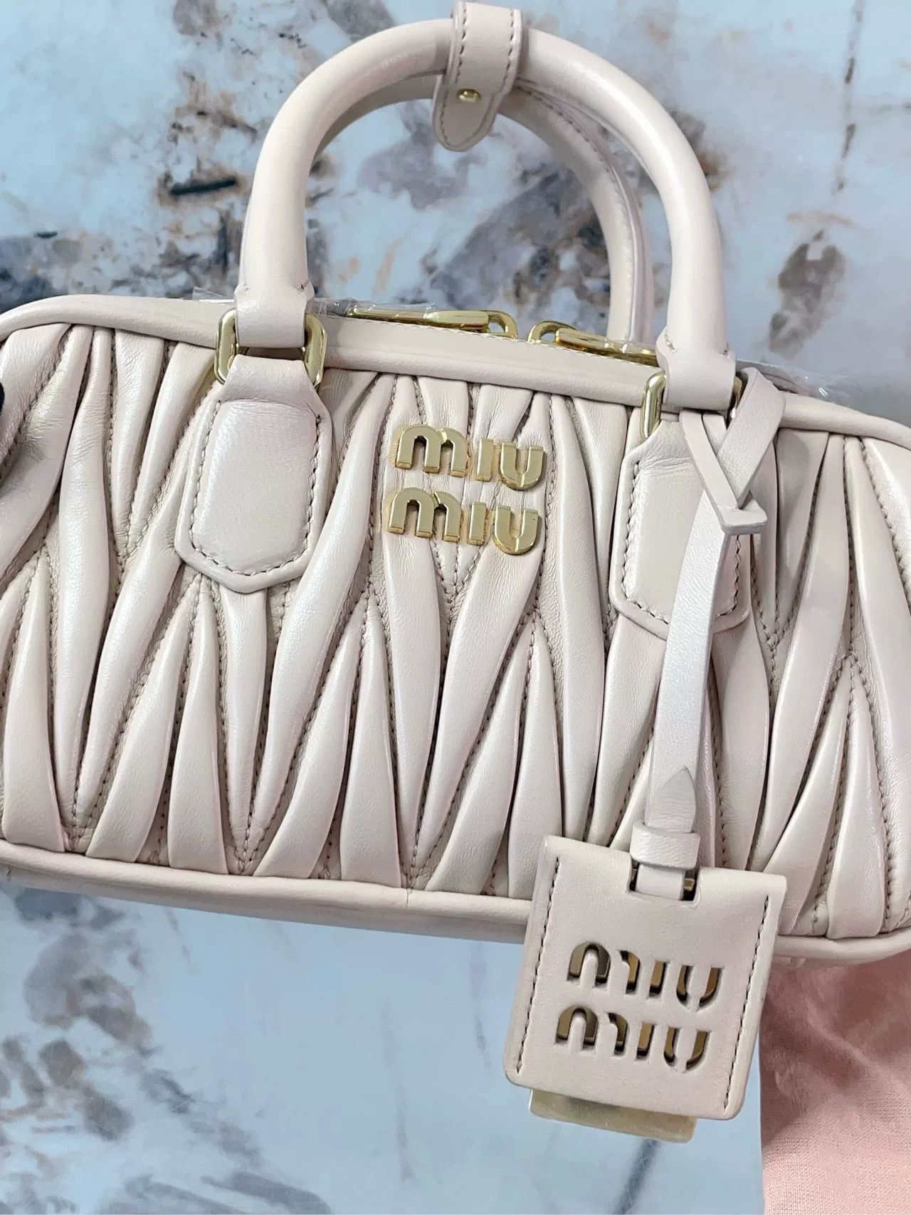 Miu Miu Pre-loved Bag Very good condition Size ONE SIZE - 7 Thumbnail
