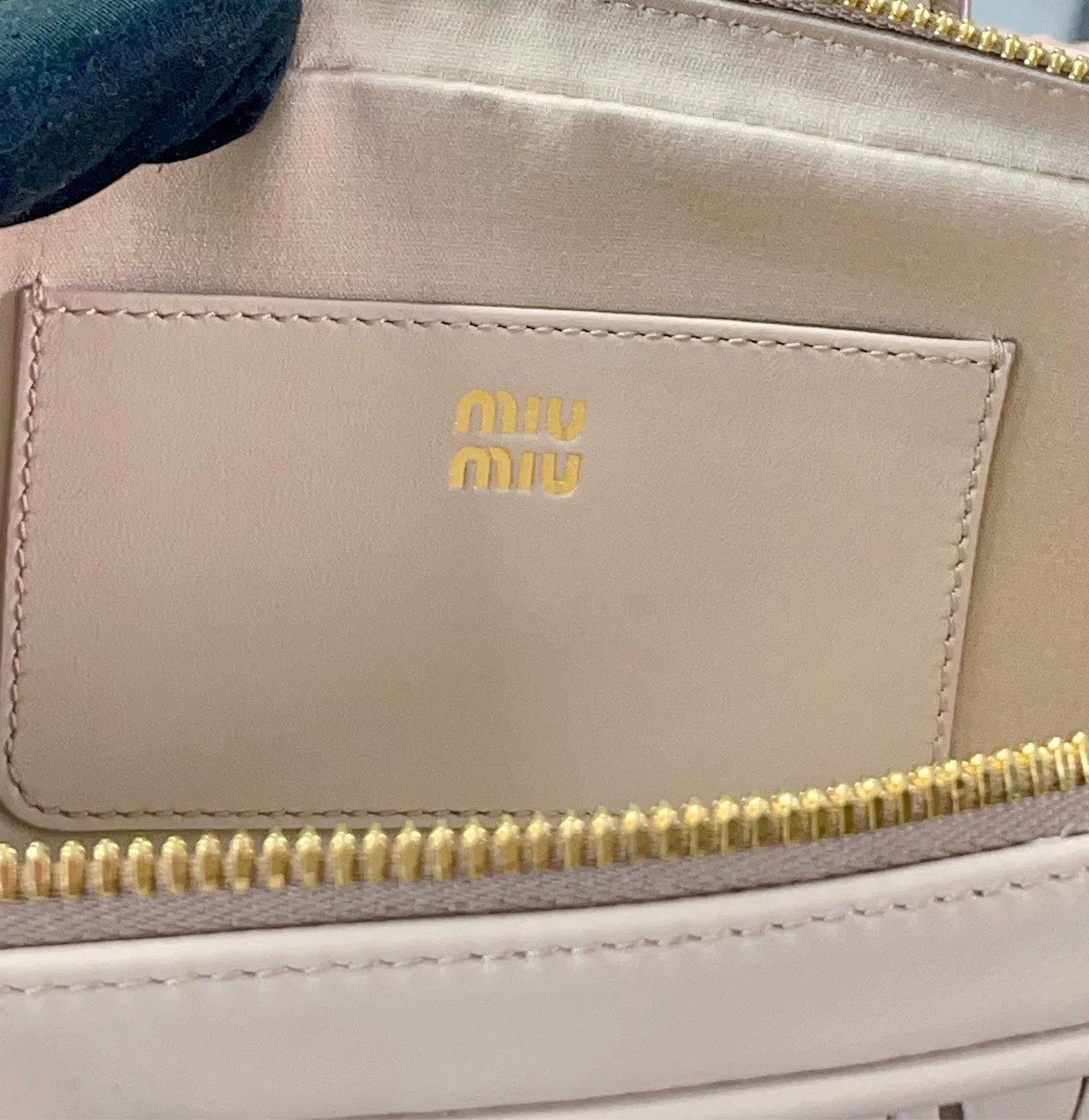 Miu Miu Pre-loved Bag Very good condition Size ONE SIZE - 8 Thumbnail