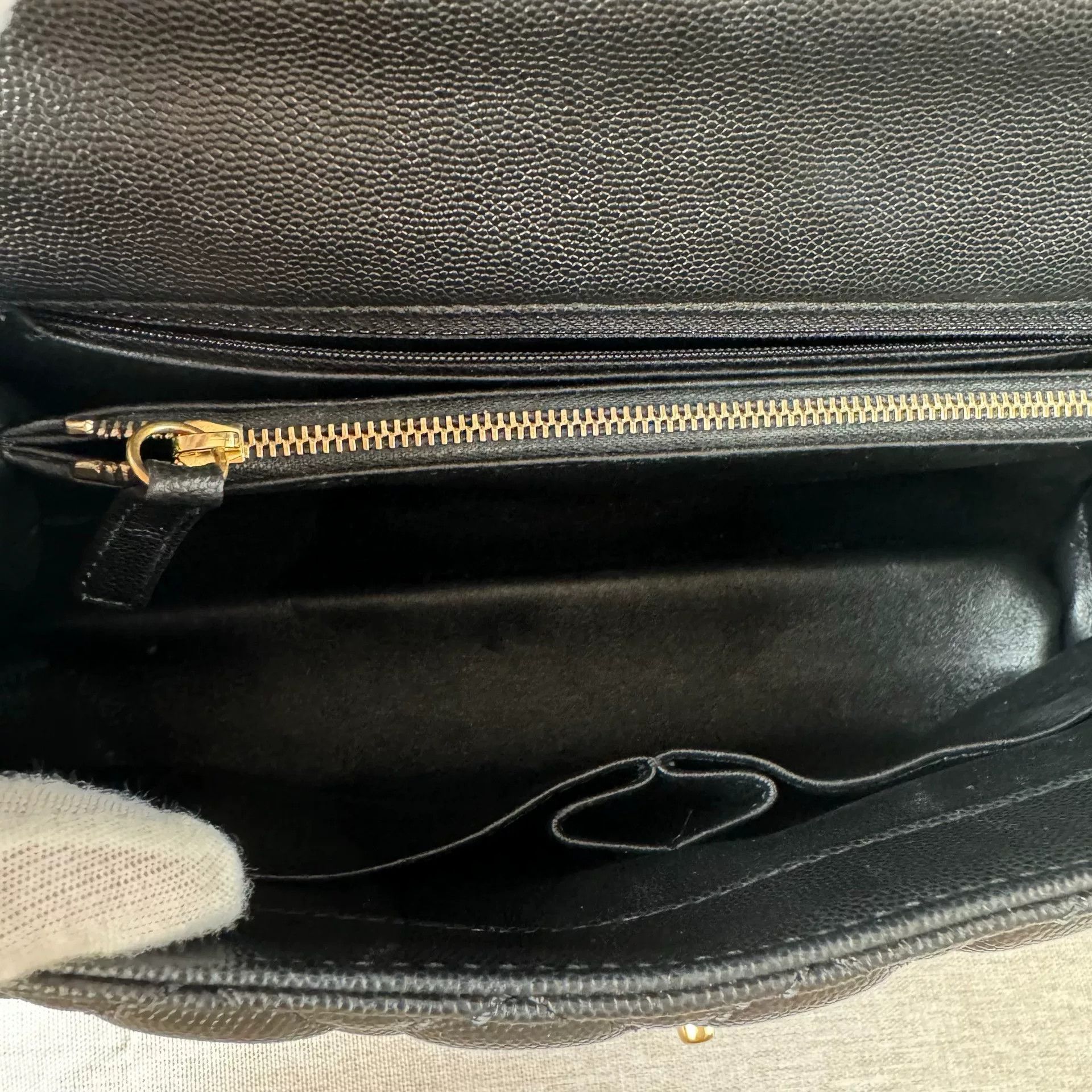 Chanel Pre-loved Bag Very good condition Size ONE SIZE - 9 Thumbnail