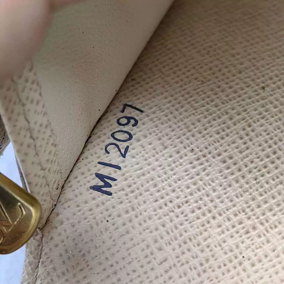 Louis Vuitton Pre-loved Bag Very good condition Size ONE SIZE - 5 Thumbnail