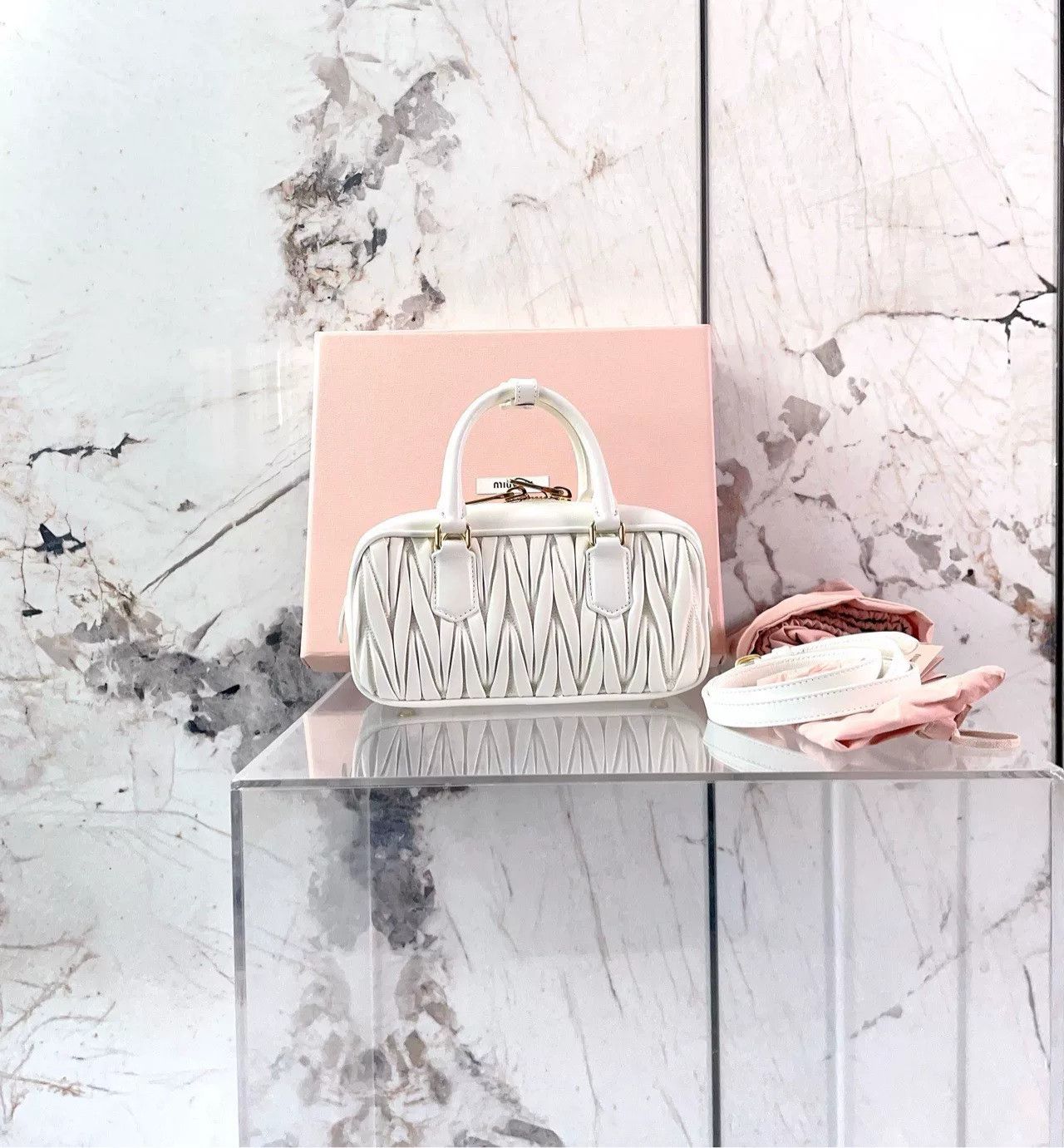 Miu Miu Pre-loved Bag Very good condition Size ONE SIZE - 2 Thumbnail
