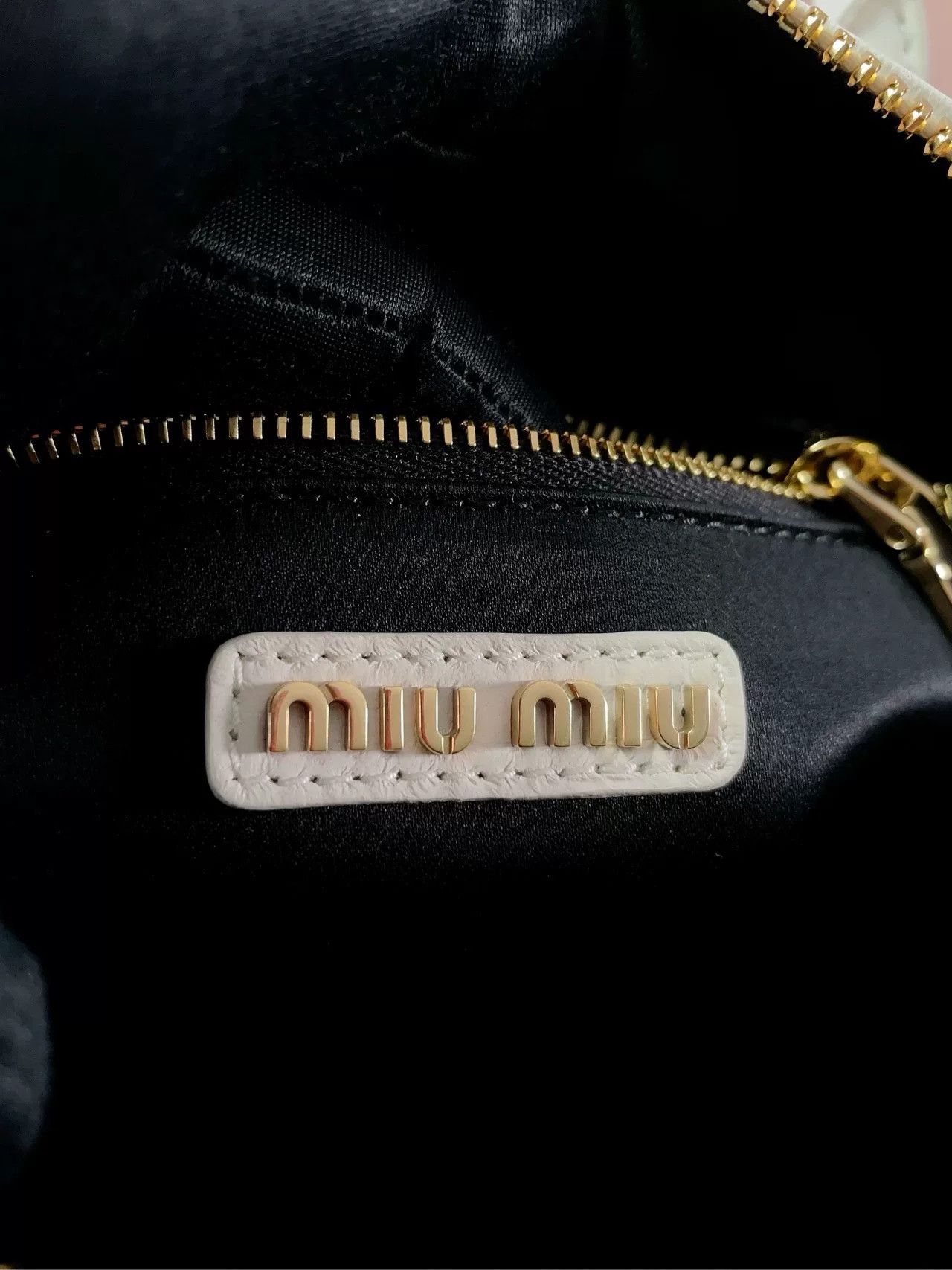 Miu Miu Pre-loved Bag Very good condition Size ONE SIZE - 8 Thumbnail