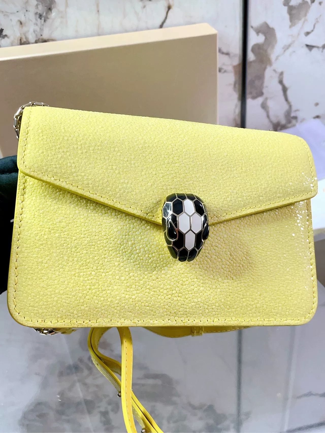 Bvlgari Pre-loved Bag Very good condition Size ONE SIZE - 7 Thumbnail