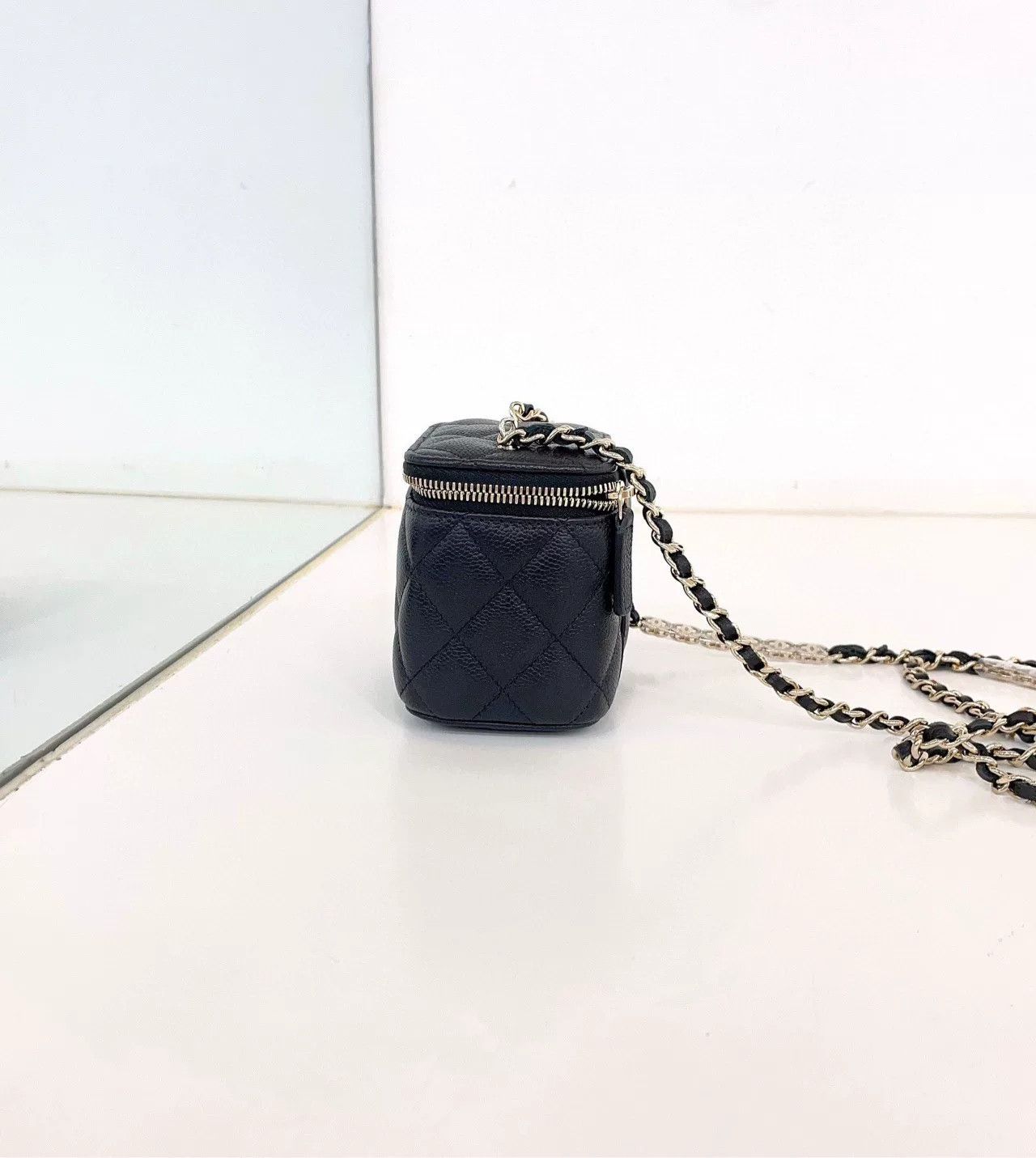 Chanel Pre-loved Bag Very good condition Size ONE SIZE - 3 Thumbnail