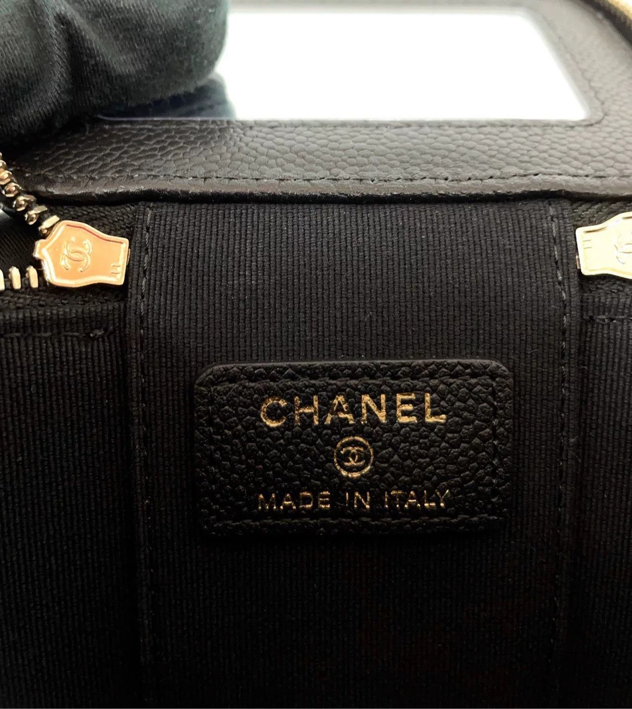 Chanel Pre-loved Bag Very good condition Size ONE SIZE - 6 Thumbnail