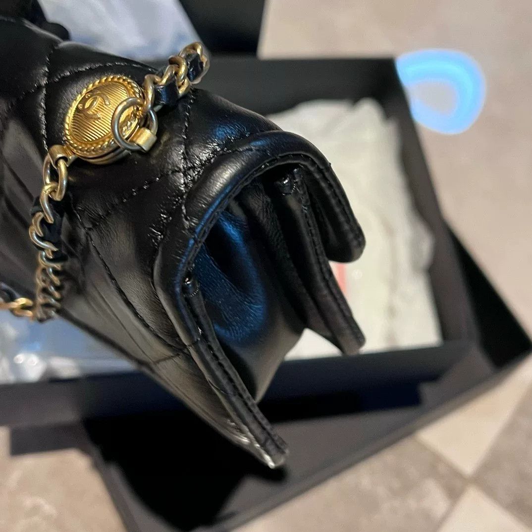 Chanel Pre-loved Bag Very good condition Size ONE SIZE - 4 Thumbnail