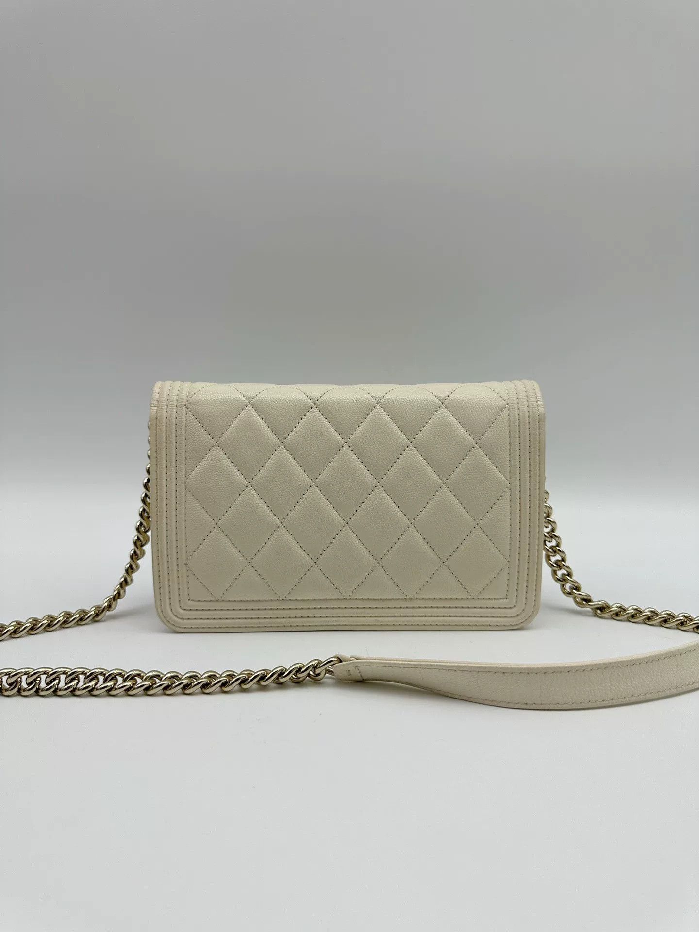 Chanel Pre-loved Bag Very good condition Size ONE SIZE - 2 Thumbnail