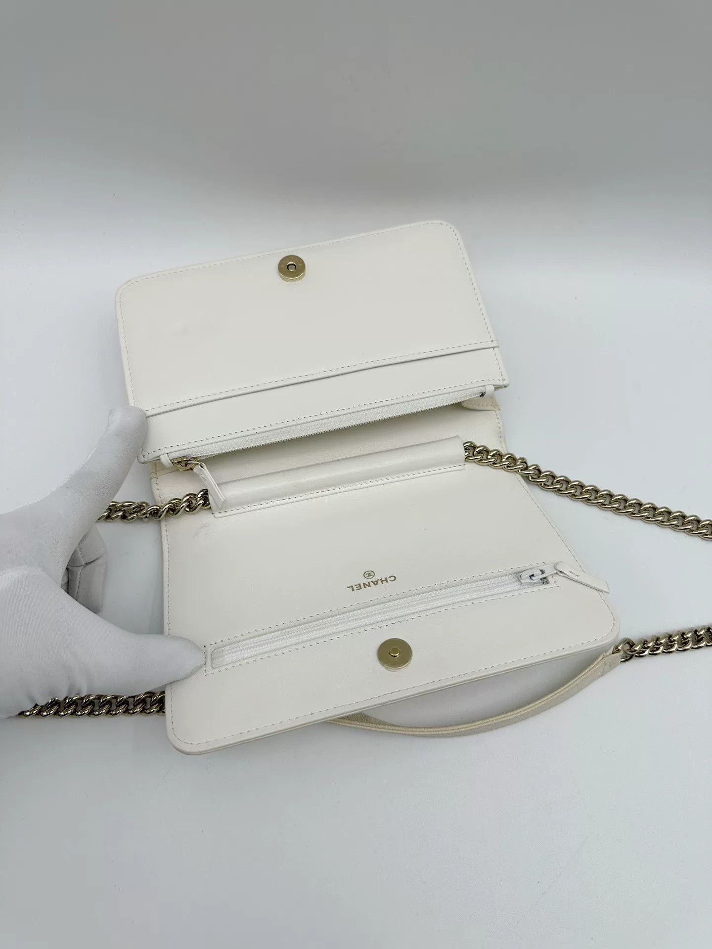Chanel Pre-loved Bag Very good condition Size ONE SIZE - 6 Thumbnail