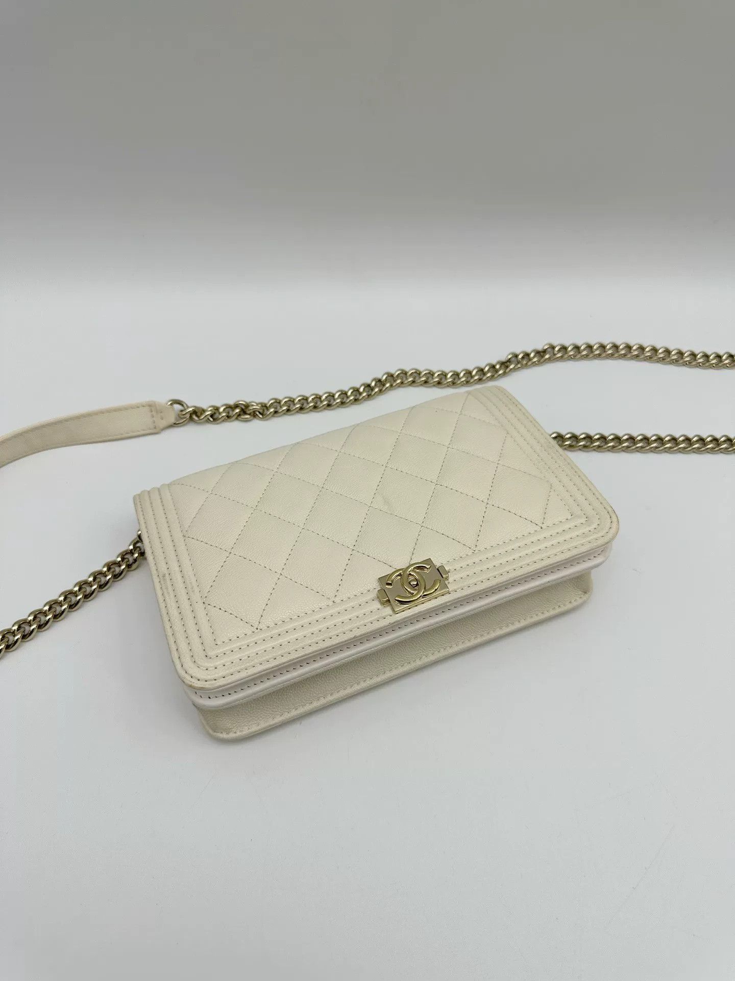 Chanel Pre-loved Bag Very good condition Size ONE SIZE - 3 Thumbnail