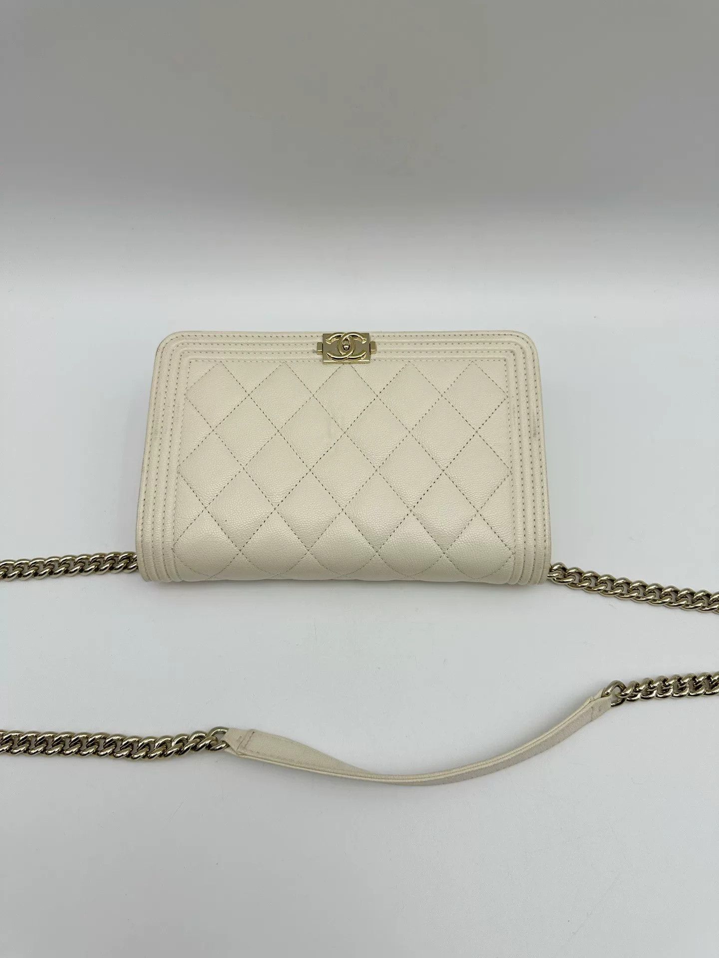Chanel Pre-loved Bag Very good condition Size ONE SIZE - 5 Thumbnail