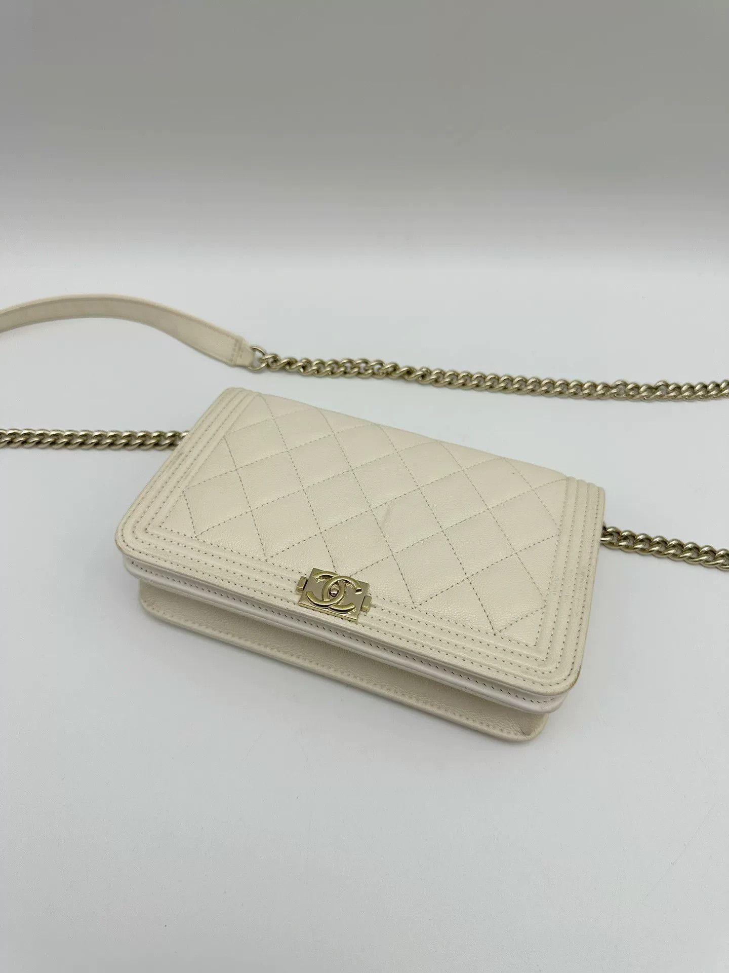Chanel Pre-loved Bag Very good condition Size ONE SIZE - 4 Thumbnail