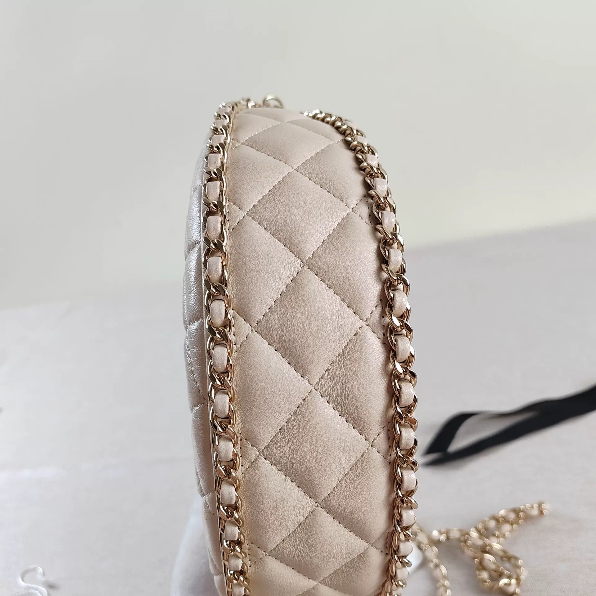 Chanel Pre-loved Bag Very good condition Size ONE SIZE - 5 Thumbnail