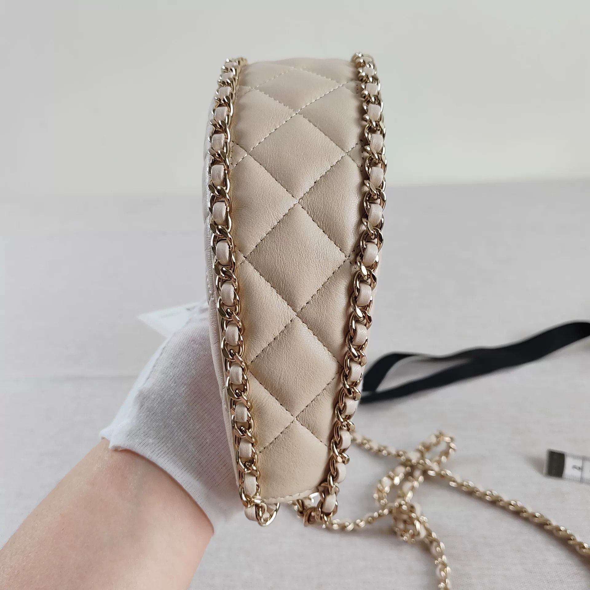 Chanel Pre-loved Bag Very good condition Size ONE SIZE - 4 Thumbnail