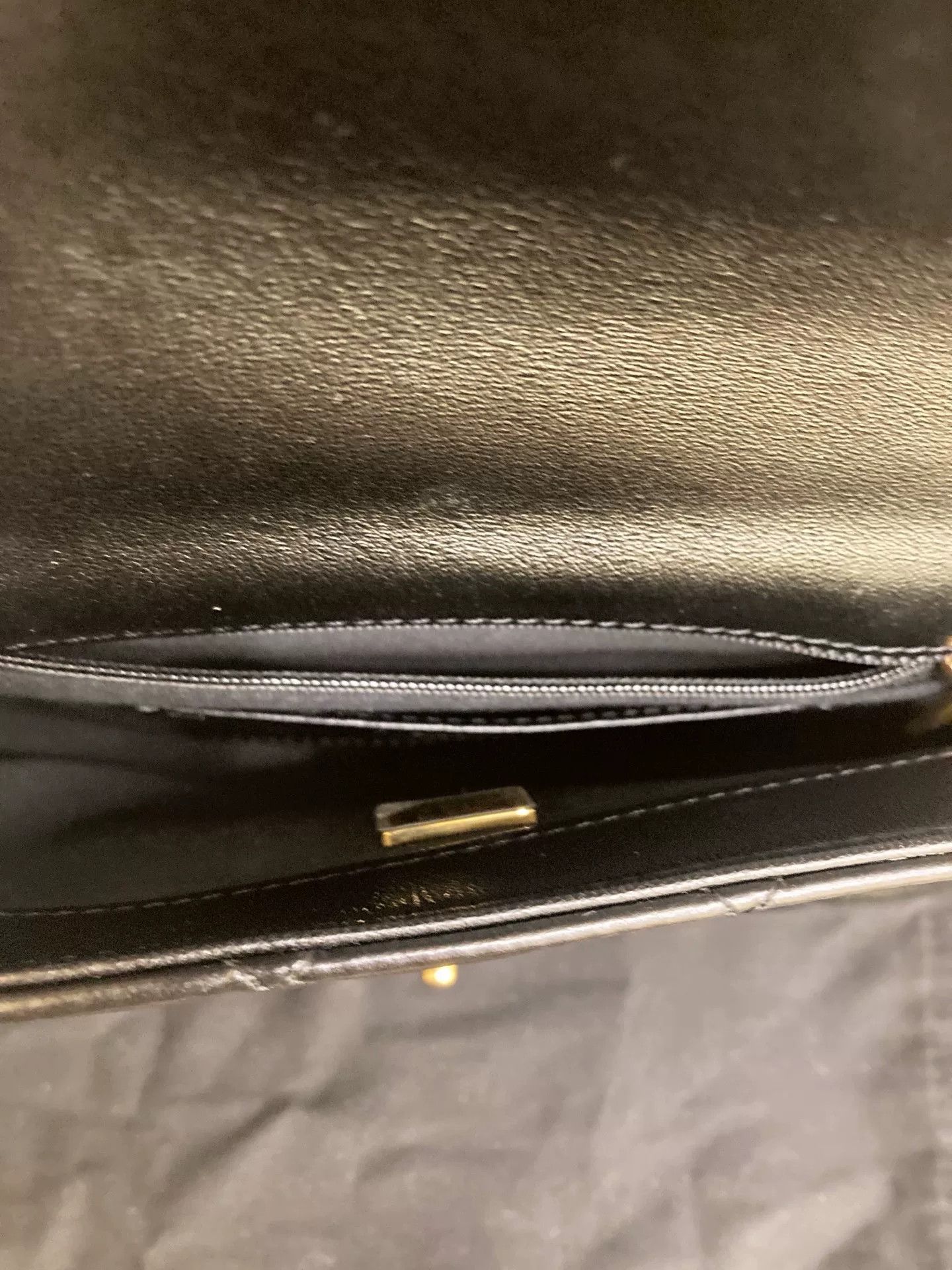 Chanel Pre-loved Bag Very good condition Size ONE SIZE - 5 Thumbnail