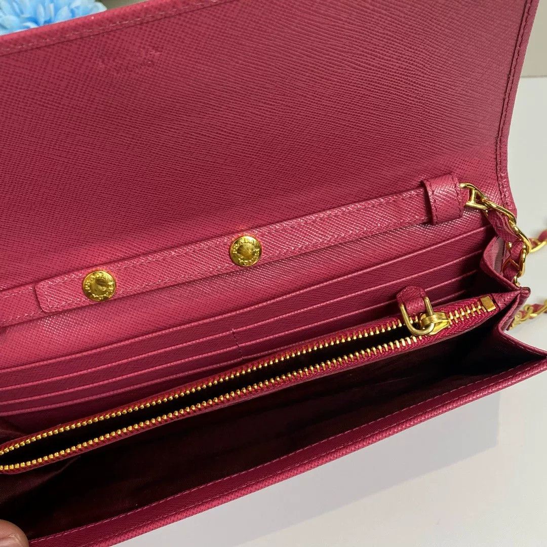 Prada Pre-loved Bag Very good condition Size ONE SIZE - 2 Thumbnail