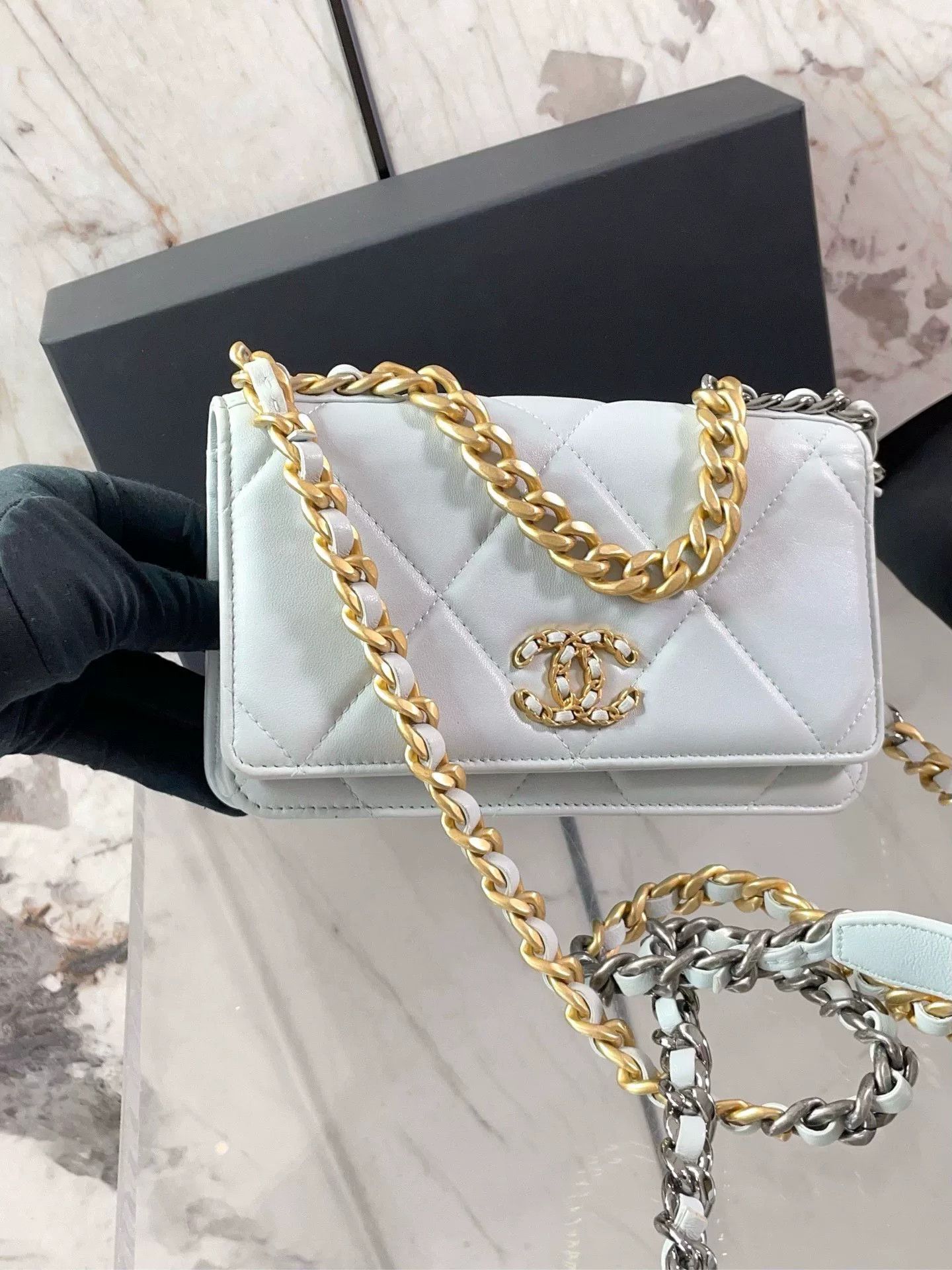 Chanel Pre-loved Bag Very good condition Size ONE SIZE - 6 Thumbnail