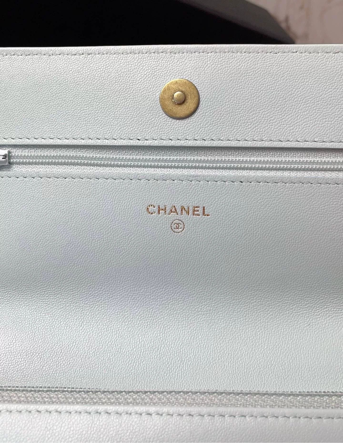 Chanel Pre-loved Bag Very good condition Size ONE SIZE - 8 Thumbnail