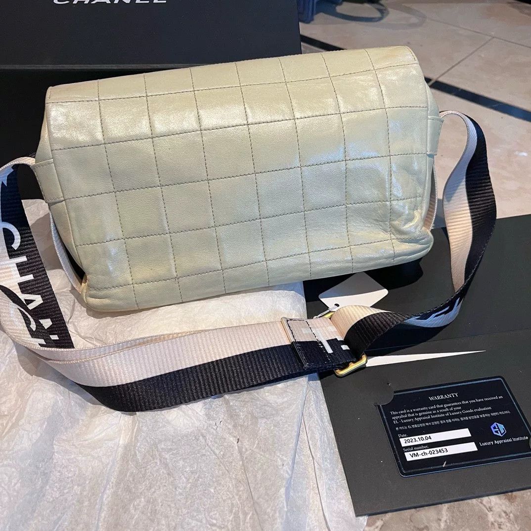 Chanel Pre-loved Bag Very good condition Size ONE SIZE - 2 Thumbnail