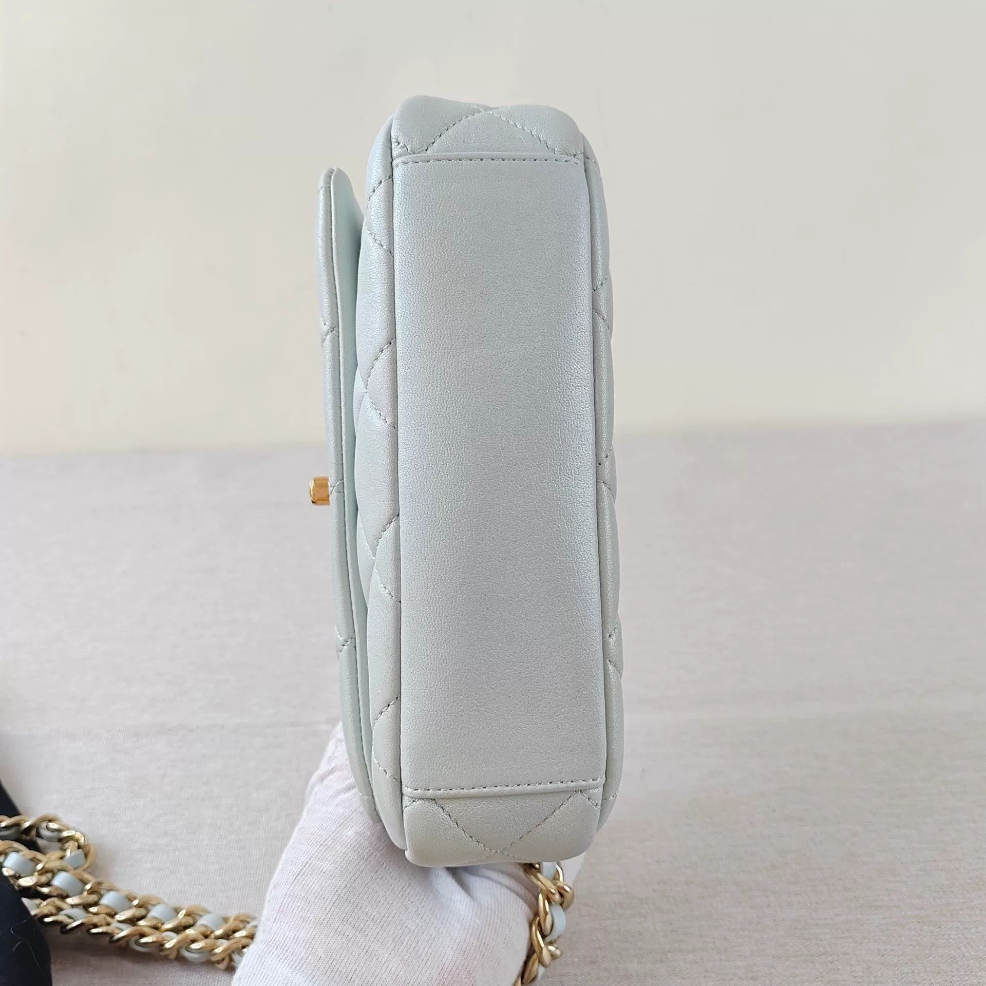 Chanel Pre-loved Bag Very good condition Size ONE SIZE - 6 Thumbnail