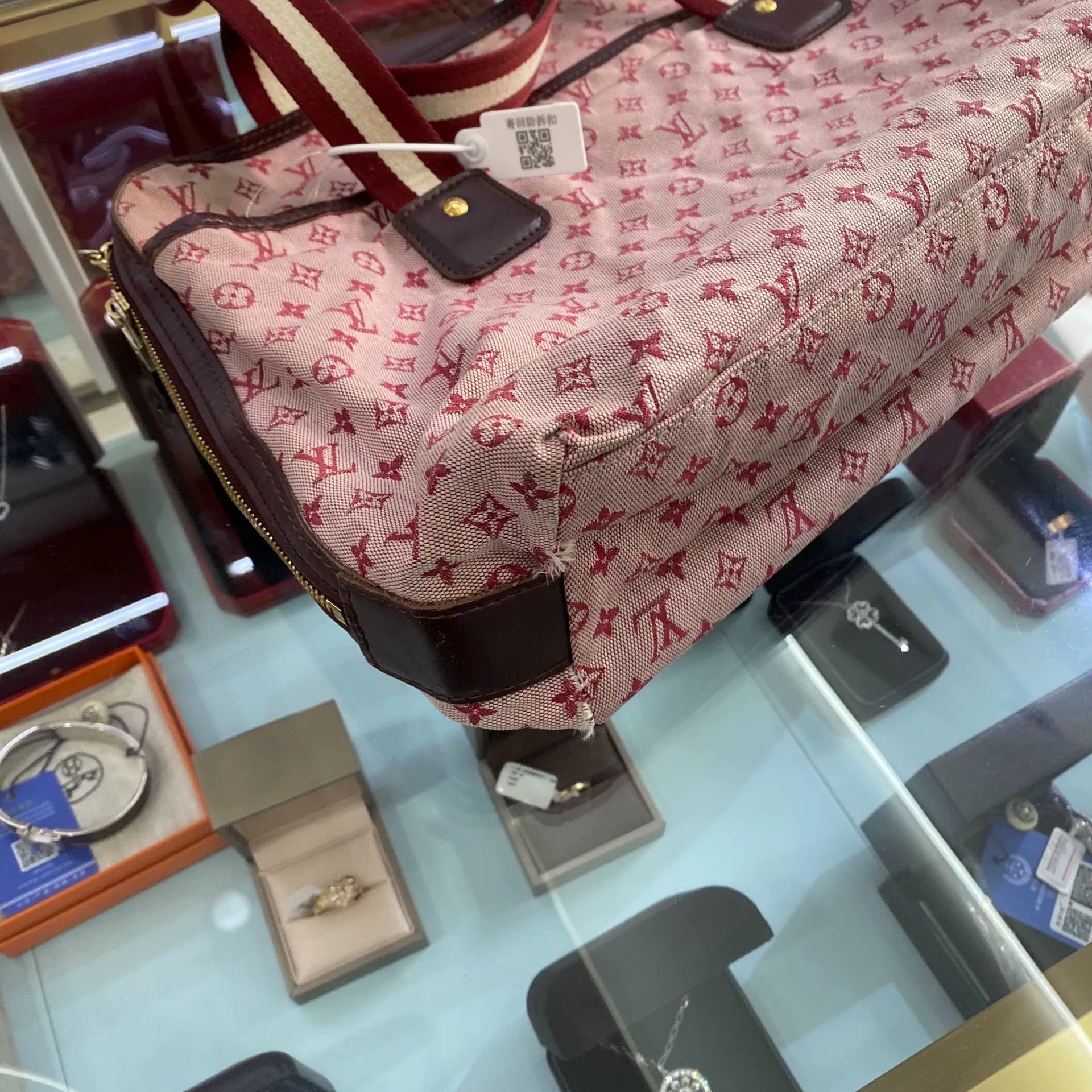 Louis Vuitton Pre-loved Bag Very good condition Size ONE SIZE - 5 Thumbnail