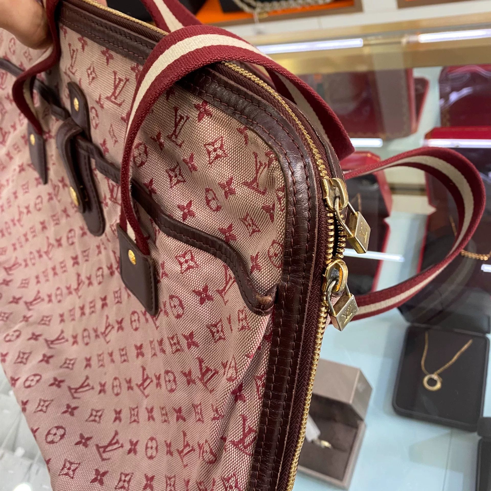 Louis Vuitton Pre-loved Bag Very good condition Size ONE SIZE - 9 Thumbnail