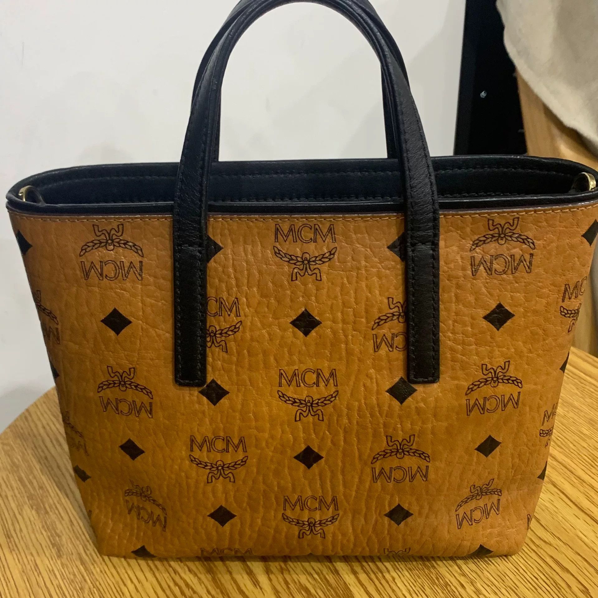 MCM Pre-loved Bag Very good condition Size ONE SIZE - 3 Thumbnail