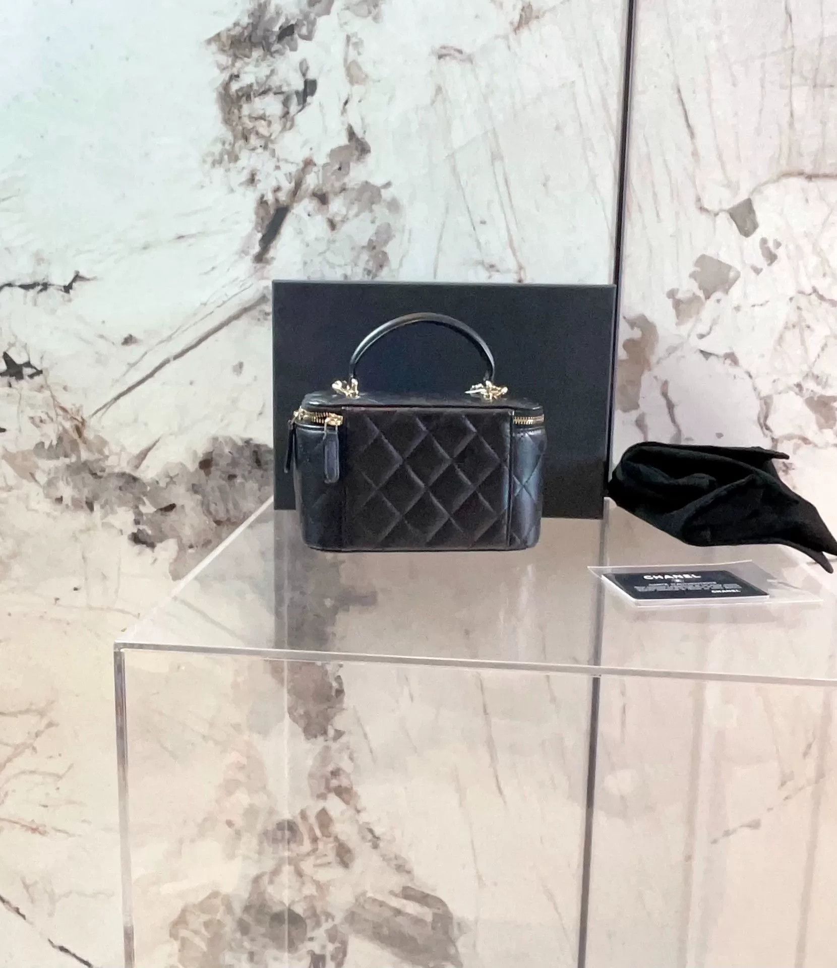 Chanel Pre-loved Bag Very good condition Size ONE SIZE - 2 Thumbnail
