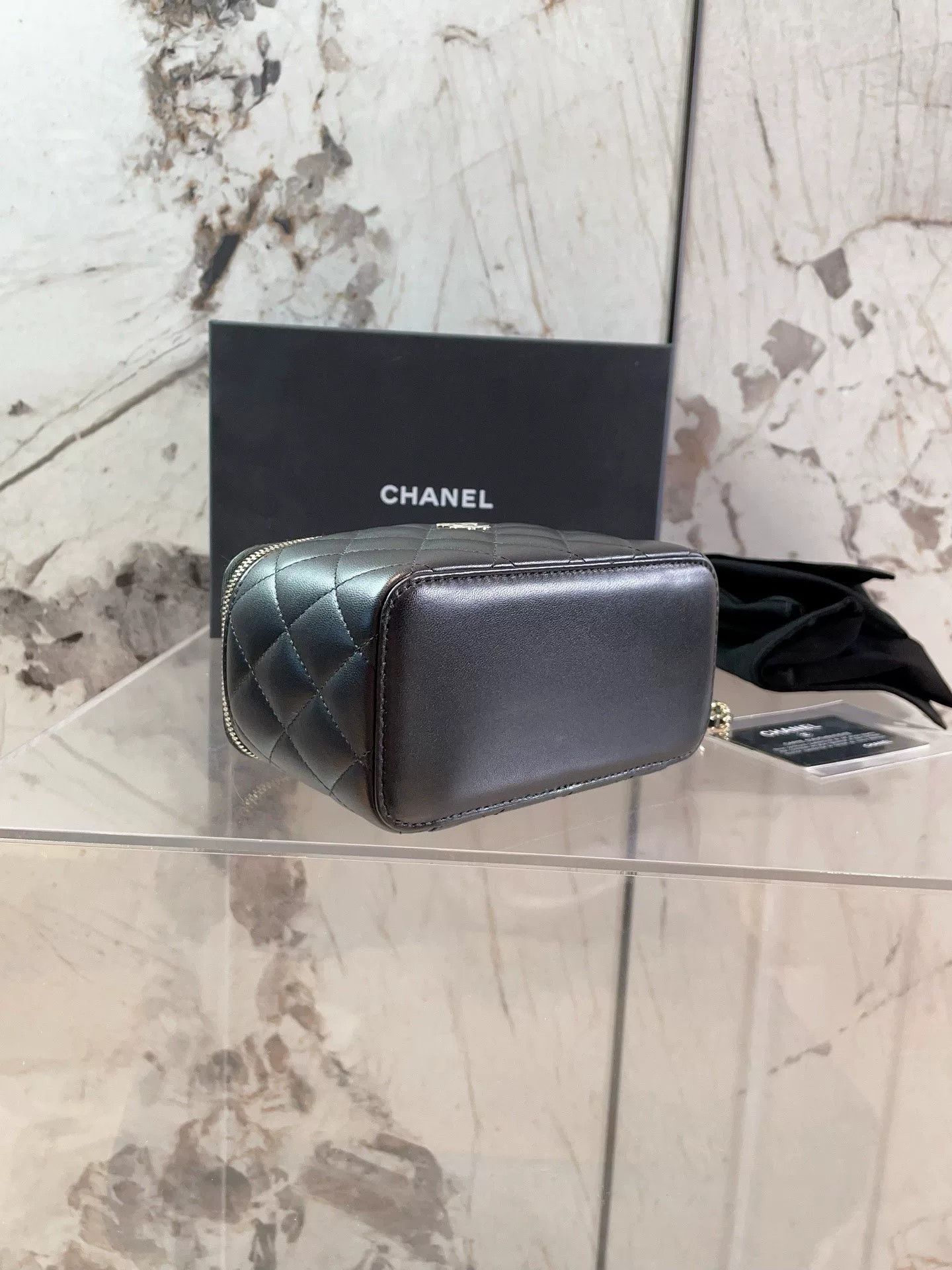 Chanel Pre-loved Bag Very good condition Size ONE SIZE - 5 Thumbnail