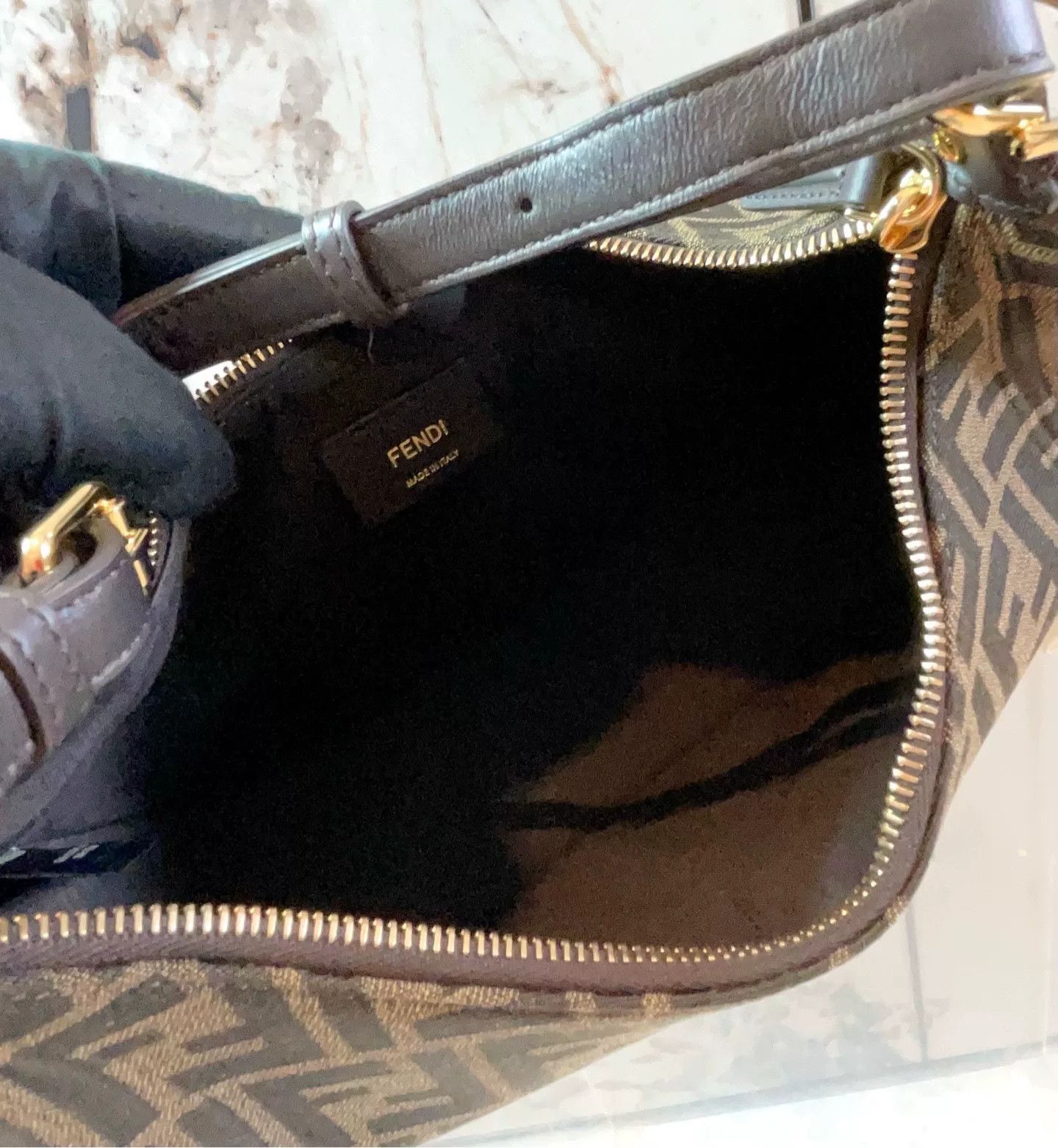 Fendi Pre-loved Bag Very good condition Size ONE SIZE - 9 Thumbnail