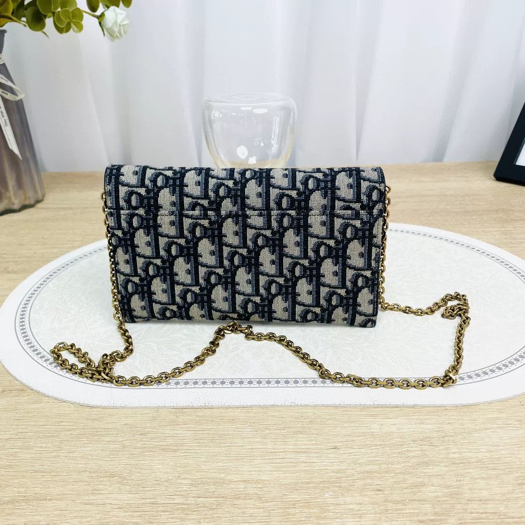 Dior Pre-loved Bag Very good condition Size ONE SIZE - 4 Thumbnail