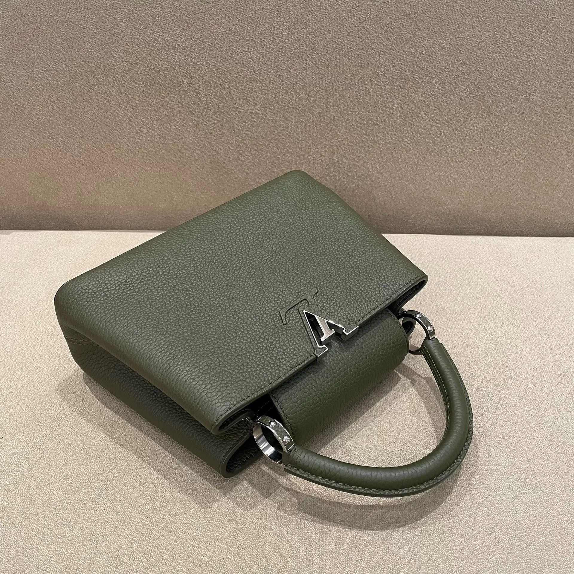 Louis Vuitton Pre-loved Bag Very good condition Size ONE SIZE - 7 Thumbnail