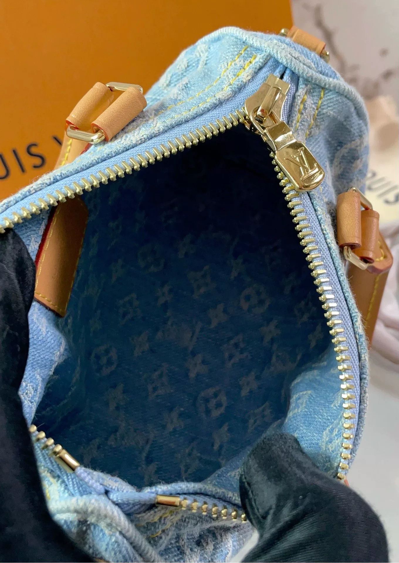 Louis Vuitton Pre-loved Bag Very good condition Size ONE SIZE - 9 Thumbnail