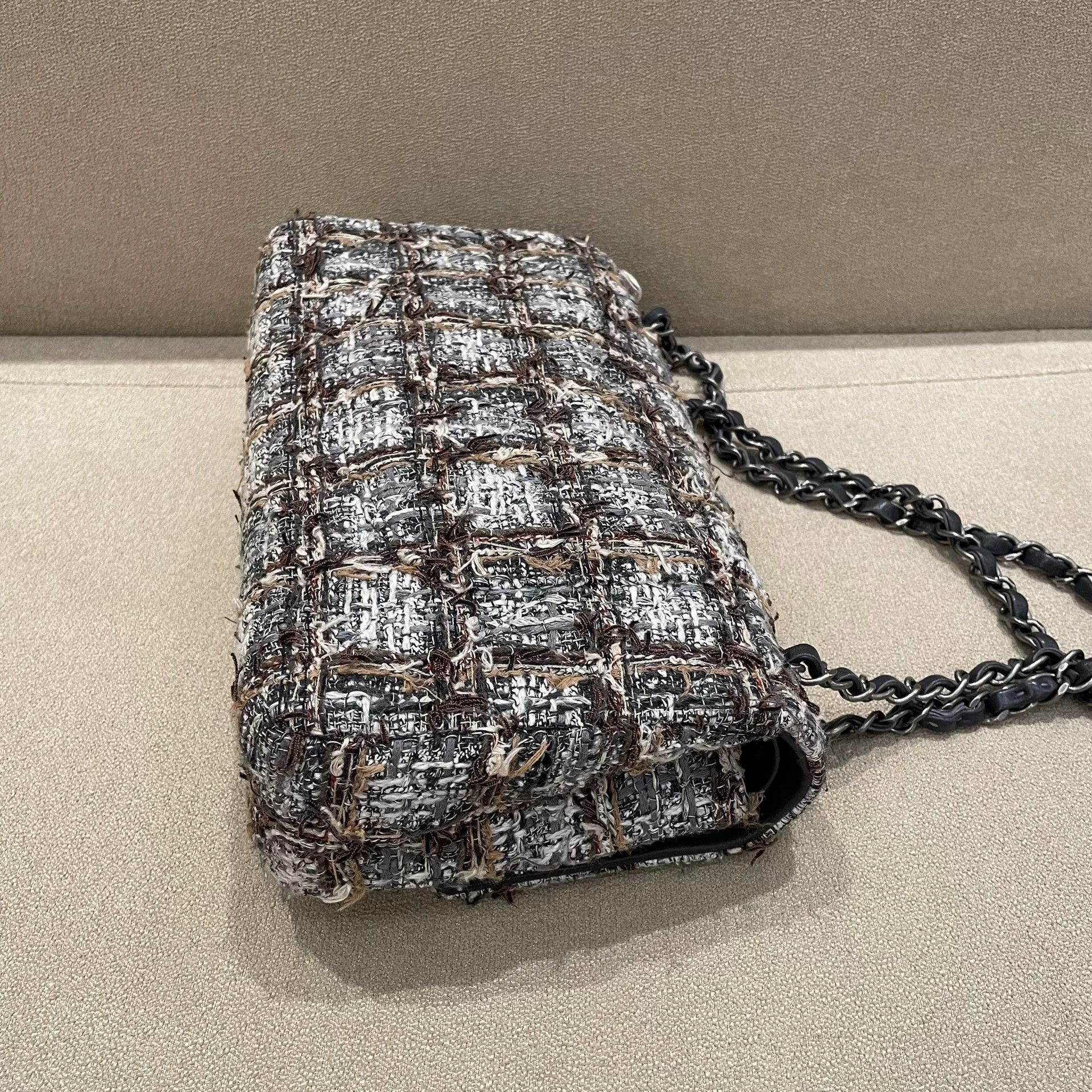 Chanel Pre-loved Bag Very good condition Size ONE SIZE - 5 Thumbnail