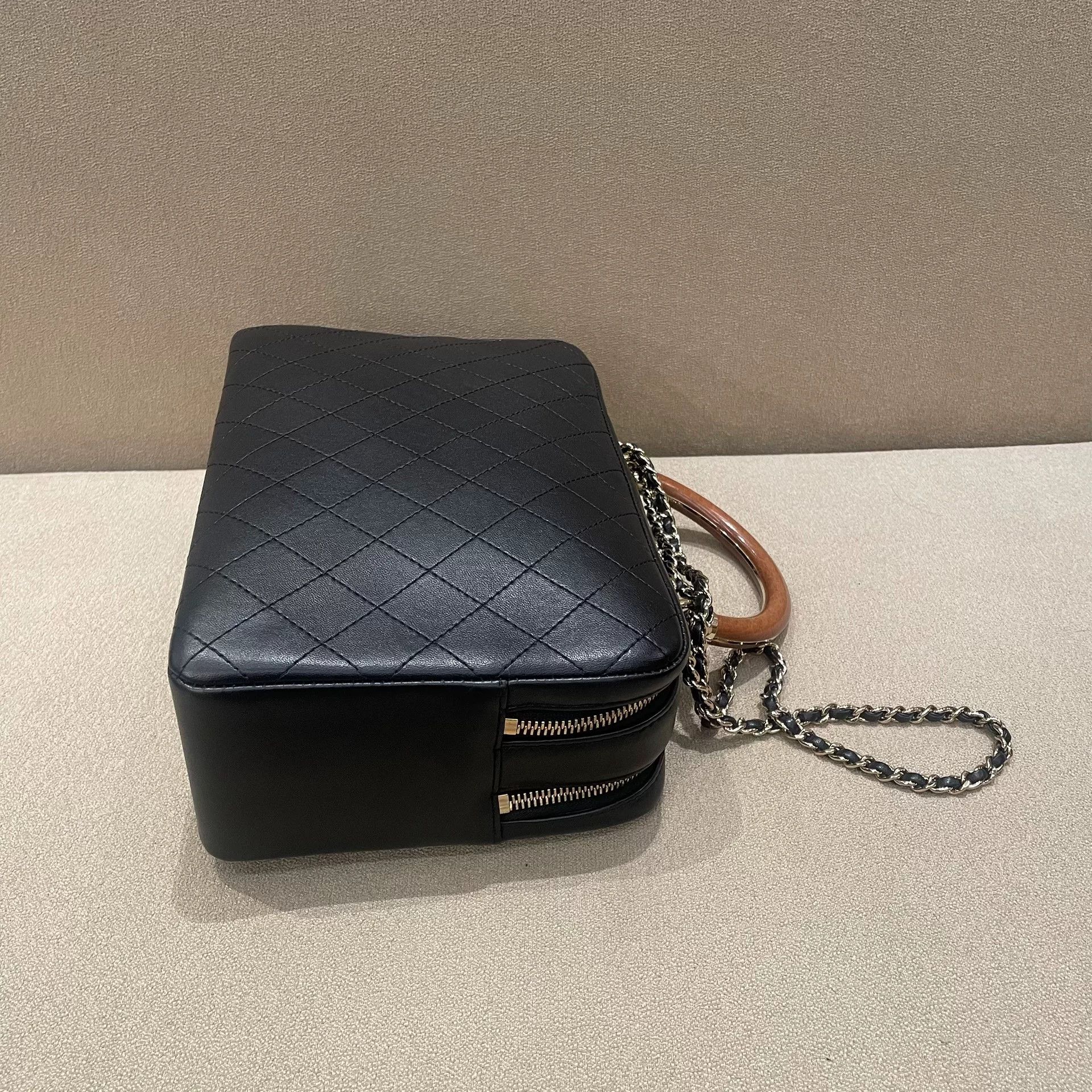 Chanel Pre-loved Bag Very good condition Size ONE SIZE - 3 Thumbnail