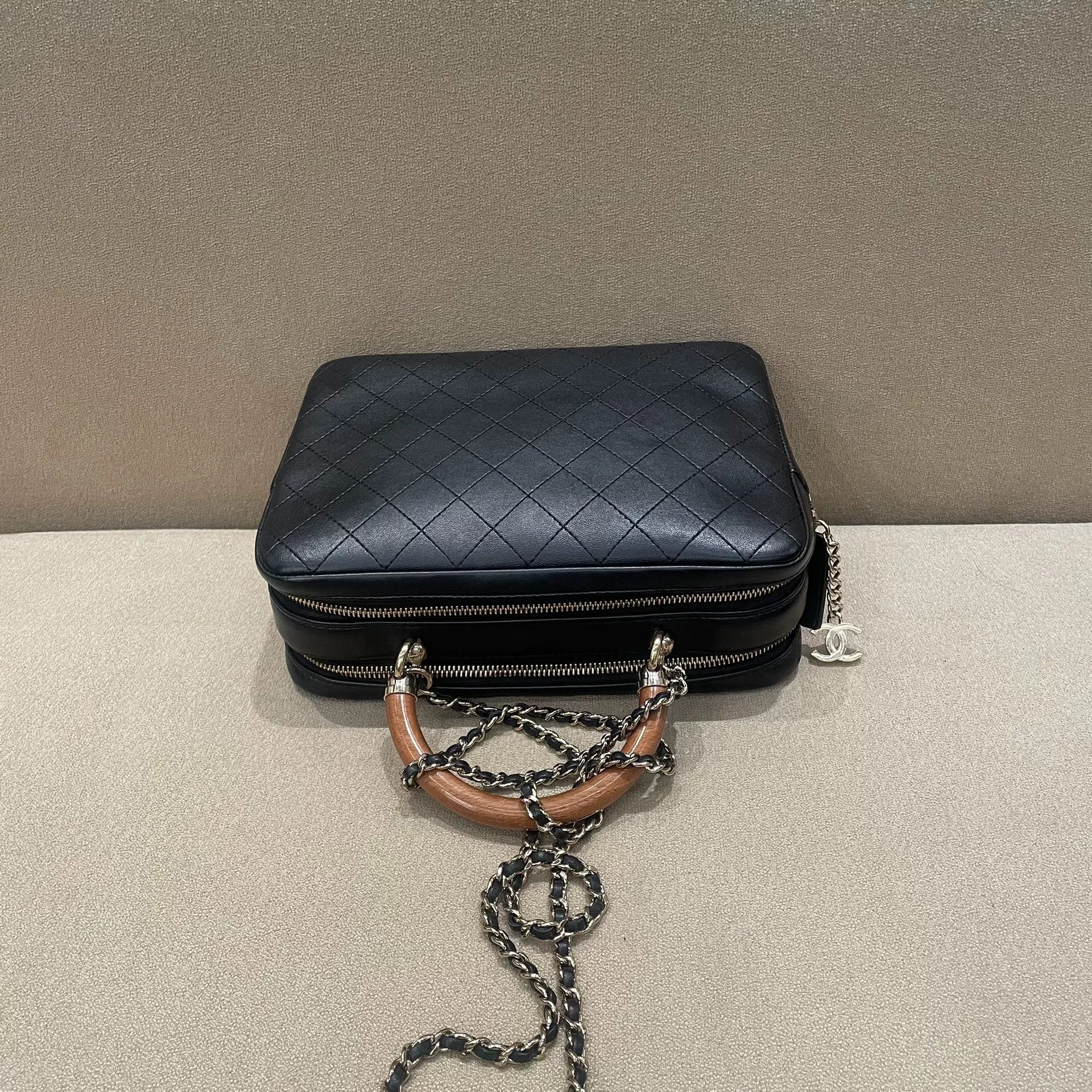 Chanel Pre-loved Bag Very good condition Size ONE SIZE - 6 Thumbnail