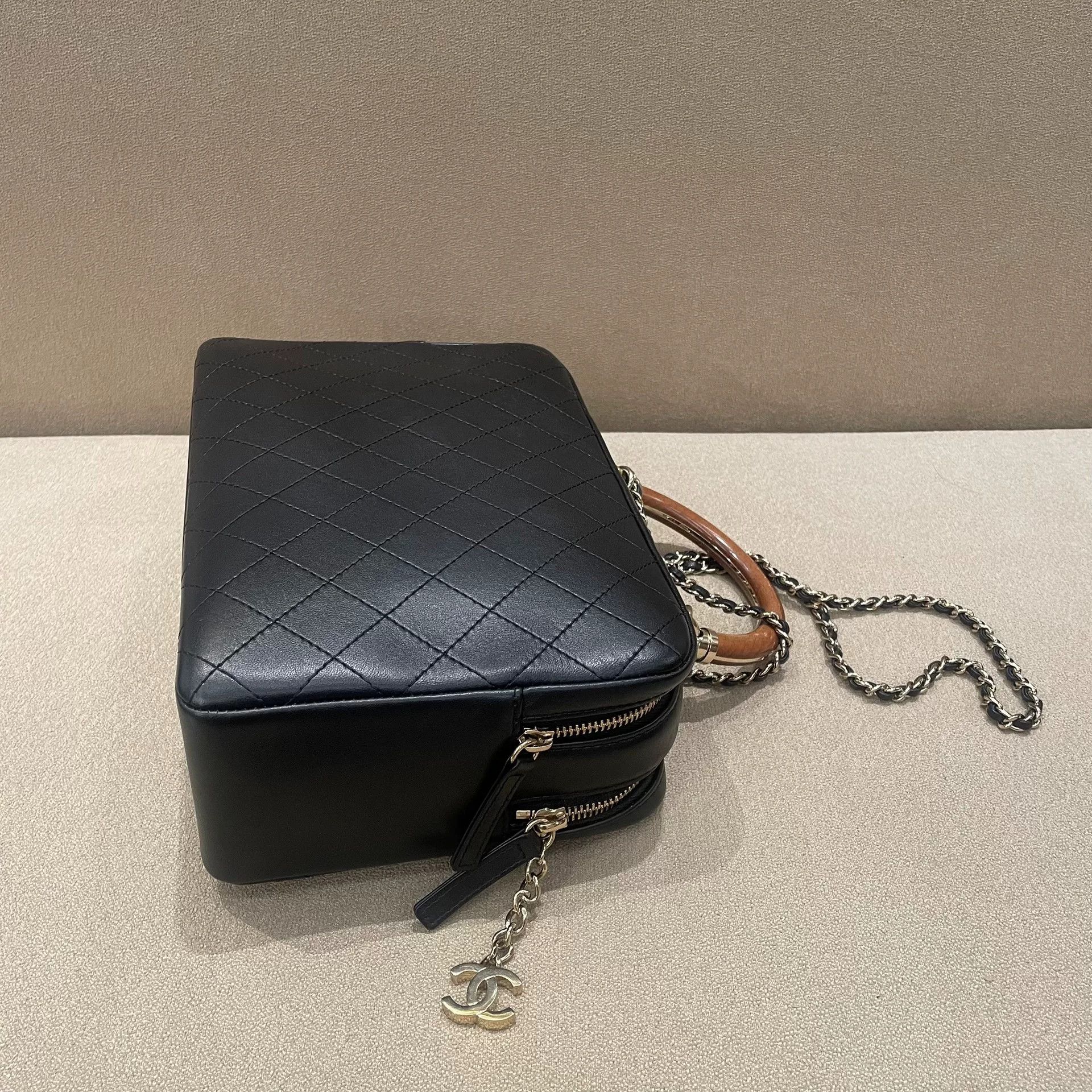 Chanel Pre-loved Bag Very good condition Size ONE SIZE - 4 Thumbnail
