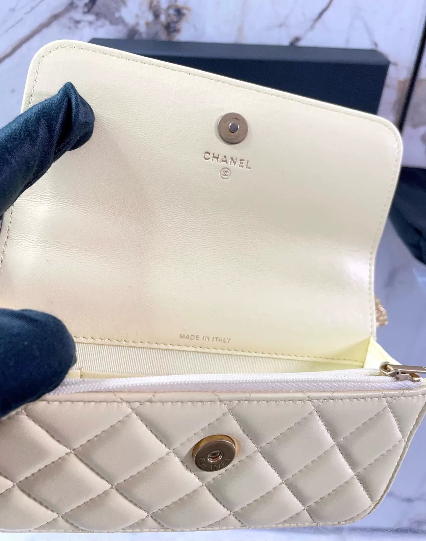 Chanel Pre-loved Bag Very good condition Size ONE SIZE - 8 Thumbnail