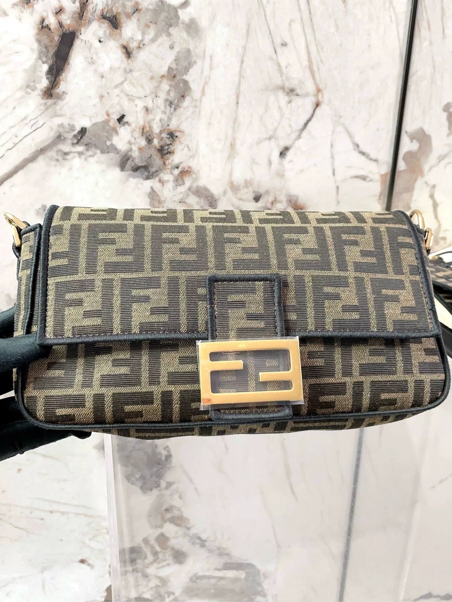 Fendi Pre-loved Bag Very good condition Size ONE SIZE - 7 Thumbnail