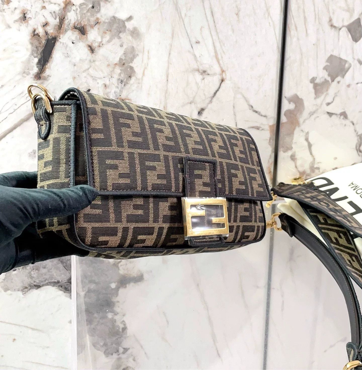 Fendi Pre-loved Bag Very good condition Size ONE SIZE - 6 Thumbnail